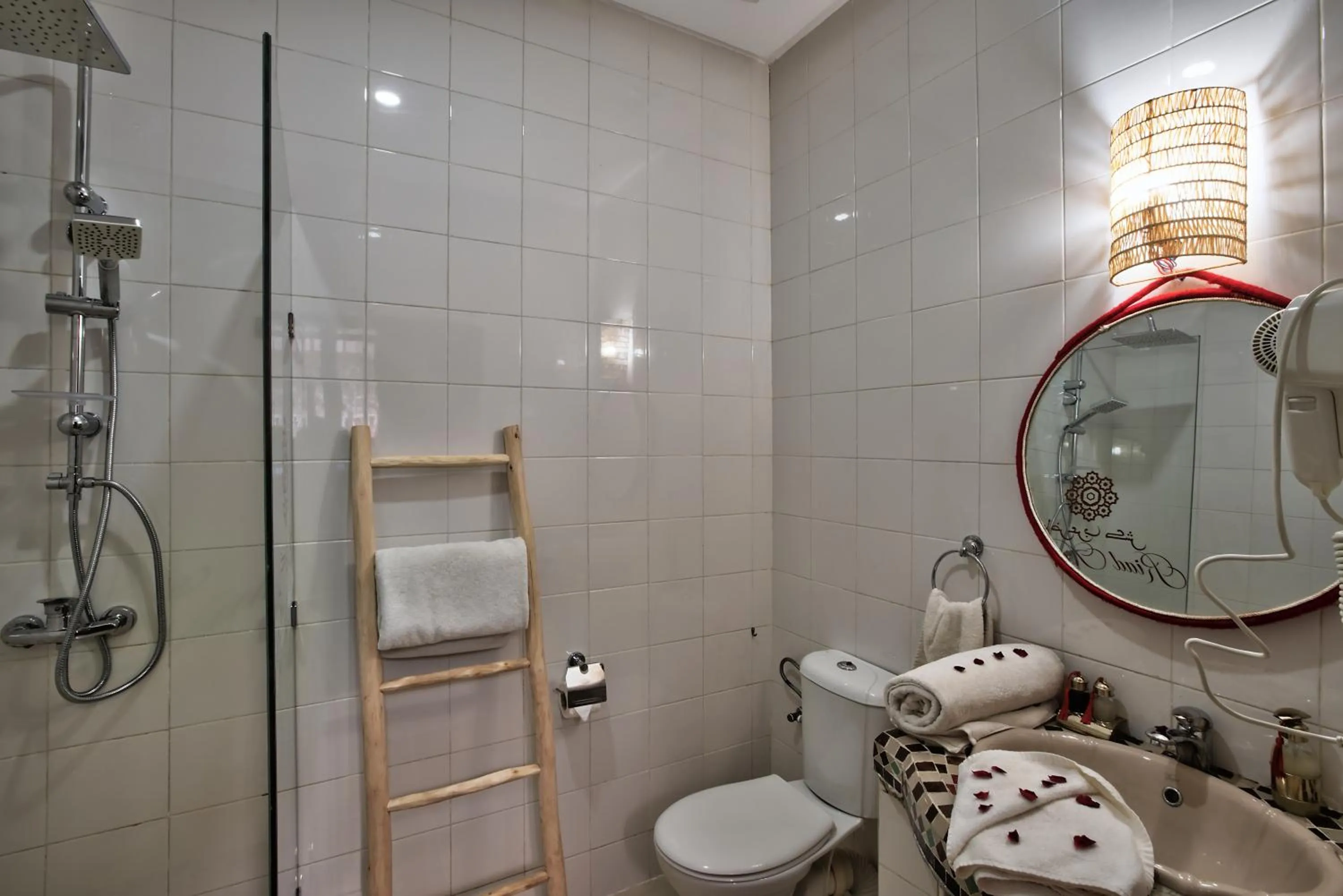 Shower in Riad Arabkech