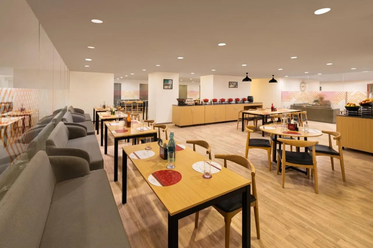 Restaurant/places to eat in Ginger Ahmedabad RTO Circle