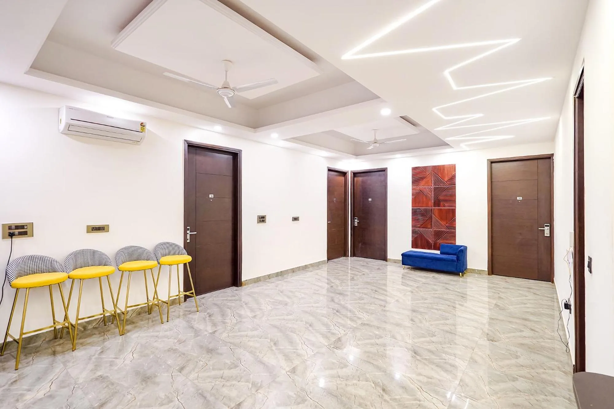 Lobby or reception in Treebo Tryst Embassy Inn