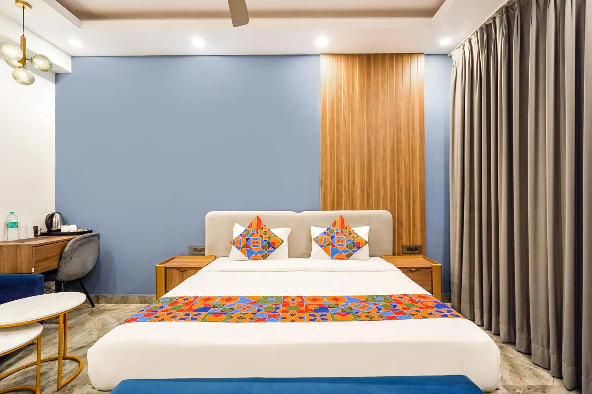 Bed in Treebo Tryst Embassy Inn