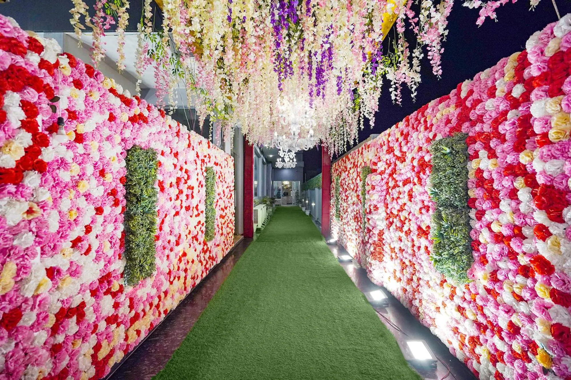 Facade/entrance in Treebo Tryst Embassy Inn