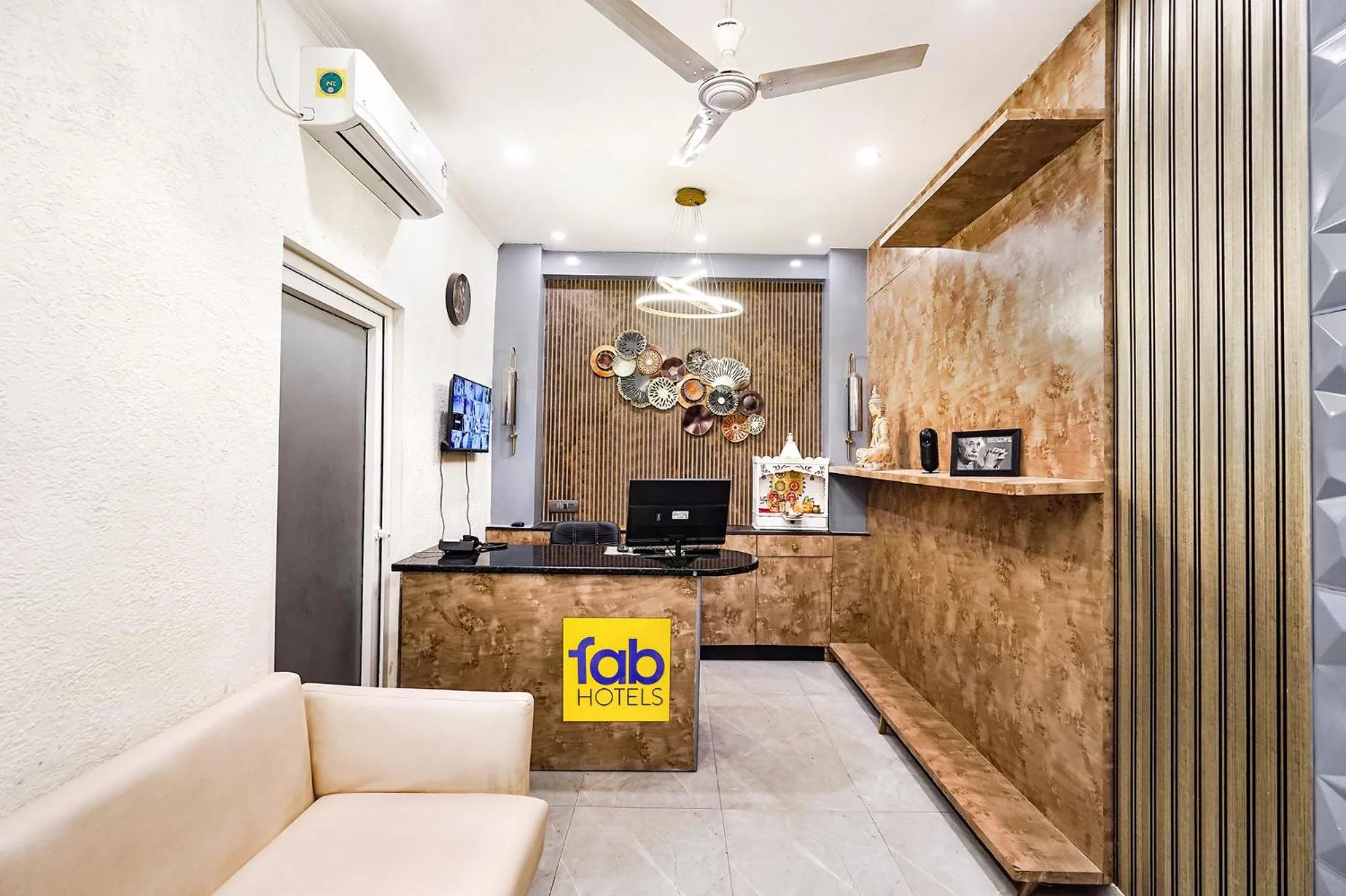 Lobby or reception, Lobby/Reception in Treebo Tryst Embassy Inn