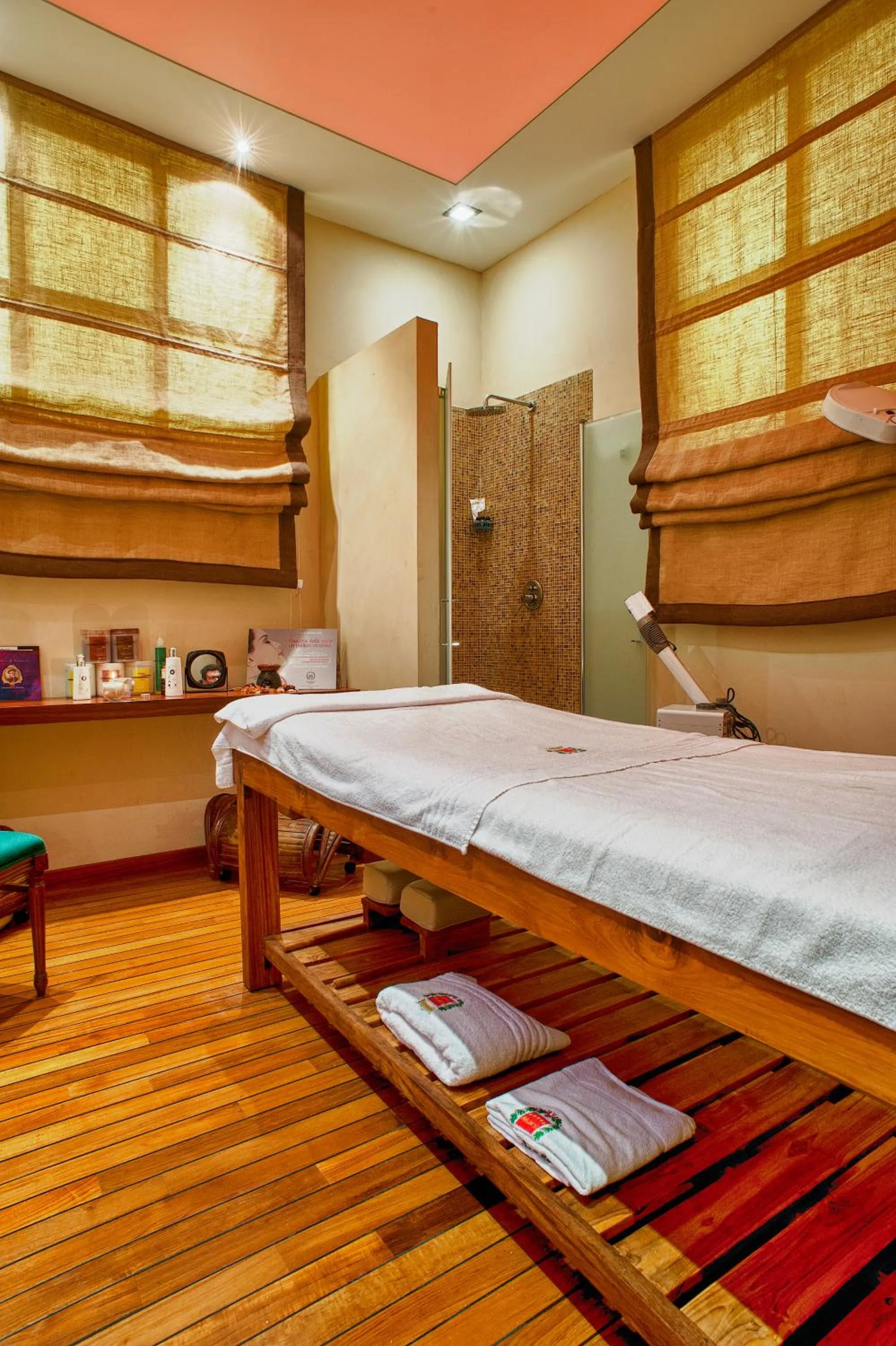 Massage, Bed in Grand Hotel Wagner