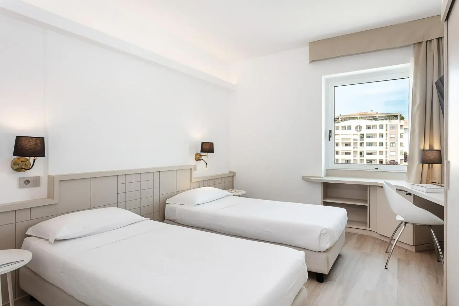 Twin Room - single occupancy in Hotel Carlo Felice Sassari Twin Room - single occupancy in Hotel Carlo Felice Sassari