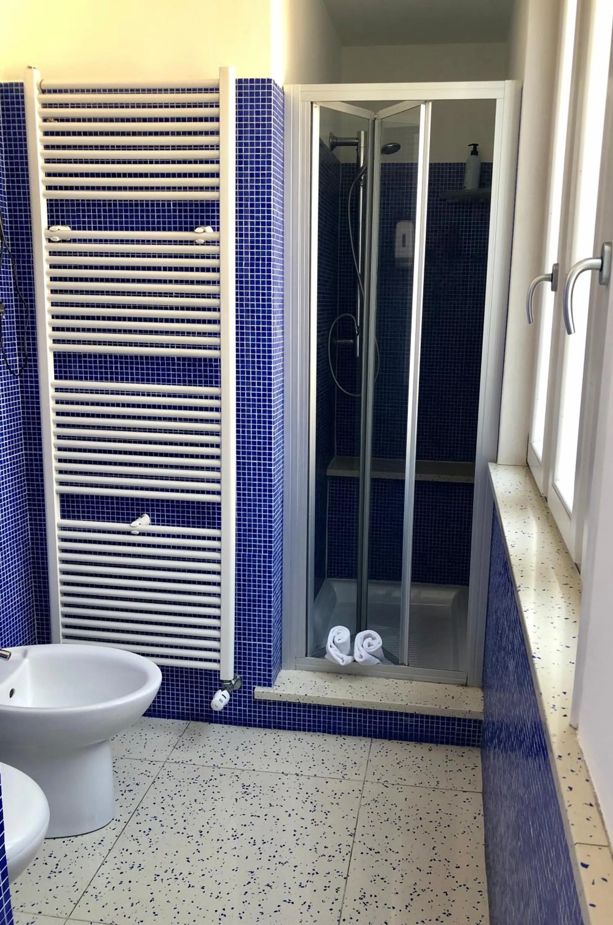 Shower in B&B Saluzzo Paesana 1718