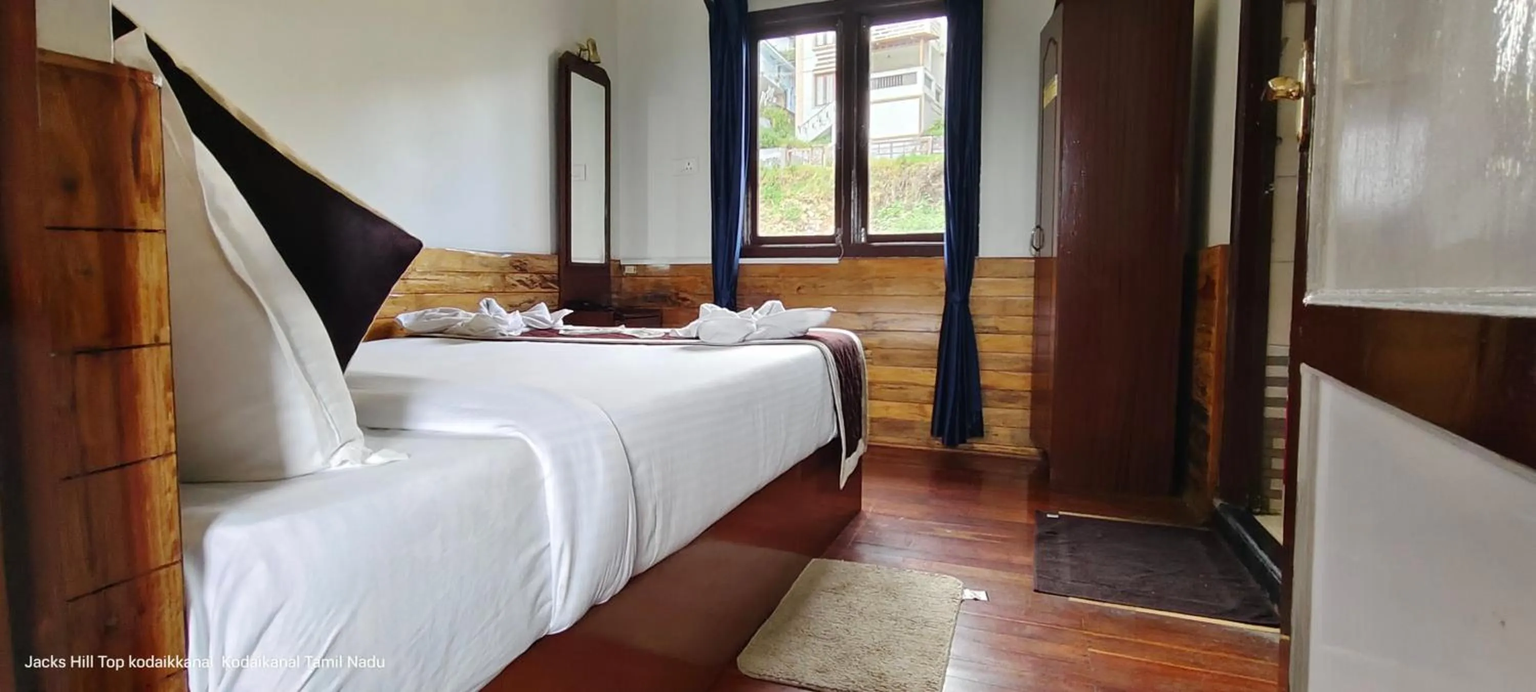 Bed in The Jacks Hilltop Resort Kodaikanal
