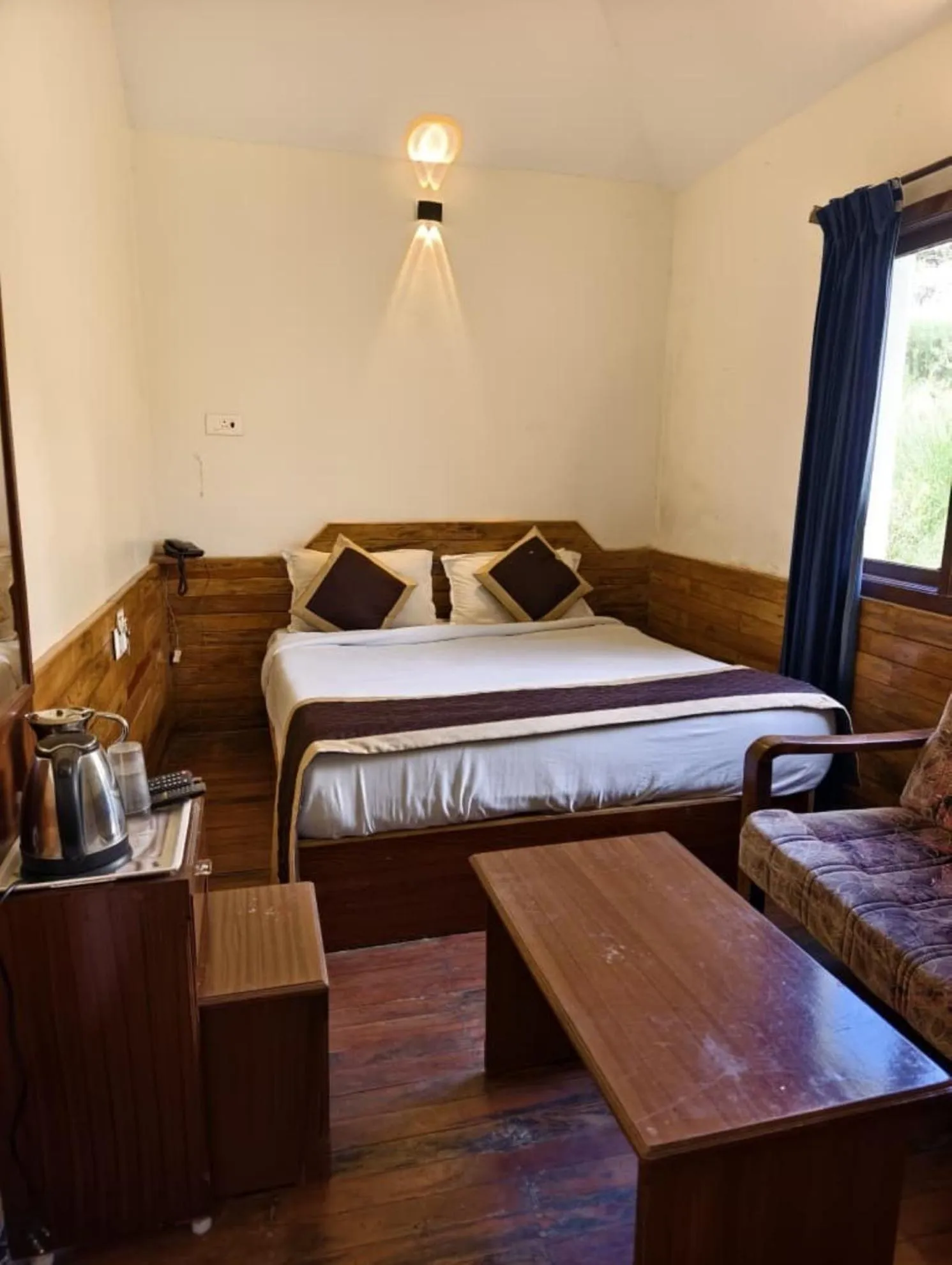 Living room, Bed in The Jacks Hilltop Resort Kodaikanal