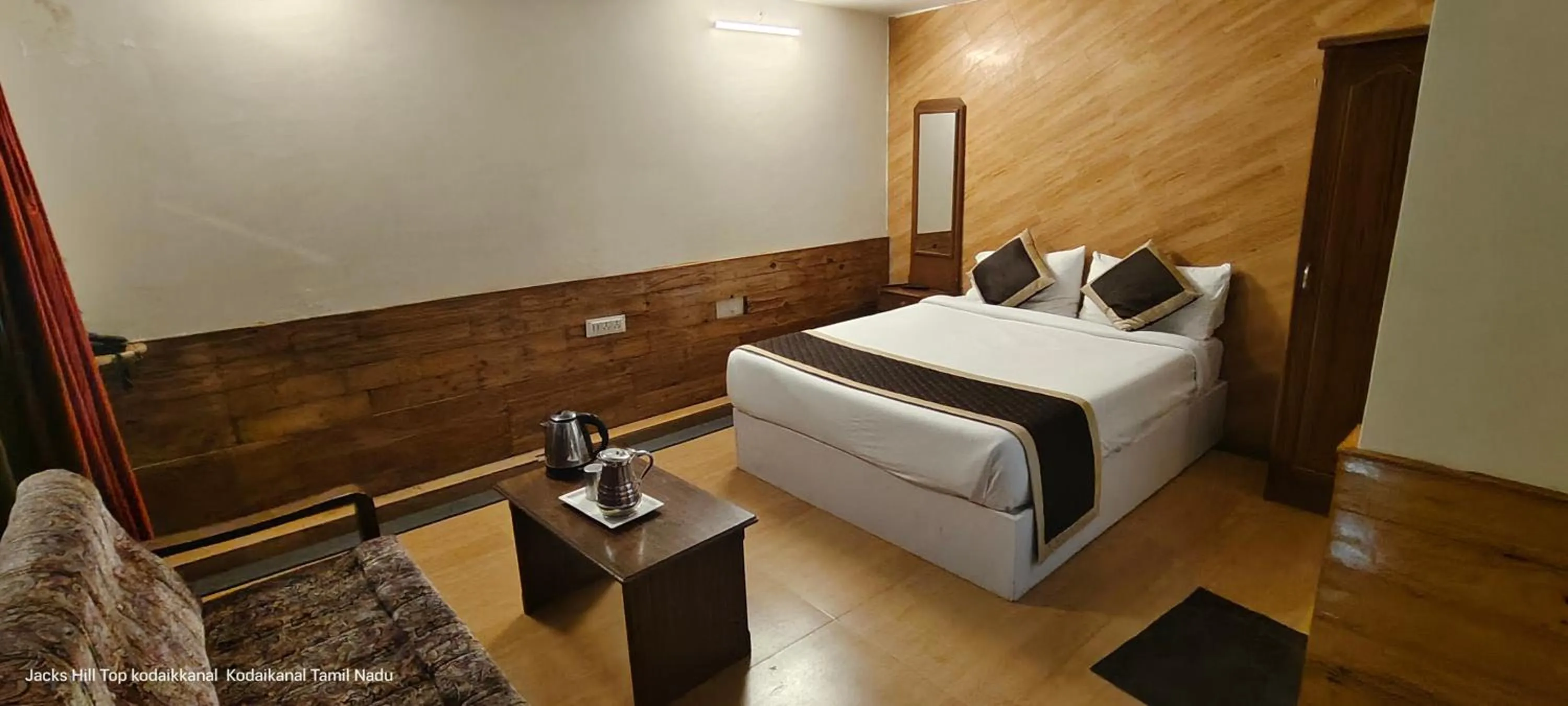 Bed in The Jacks Hilltop Resort Kodaikanal
