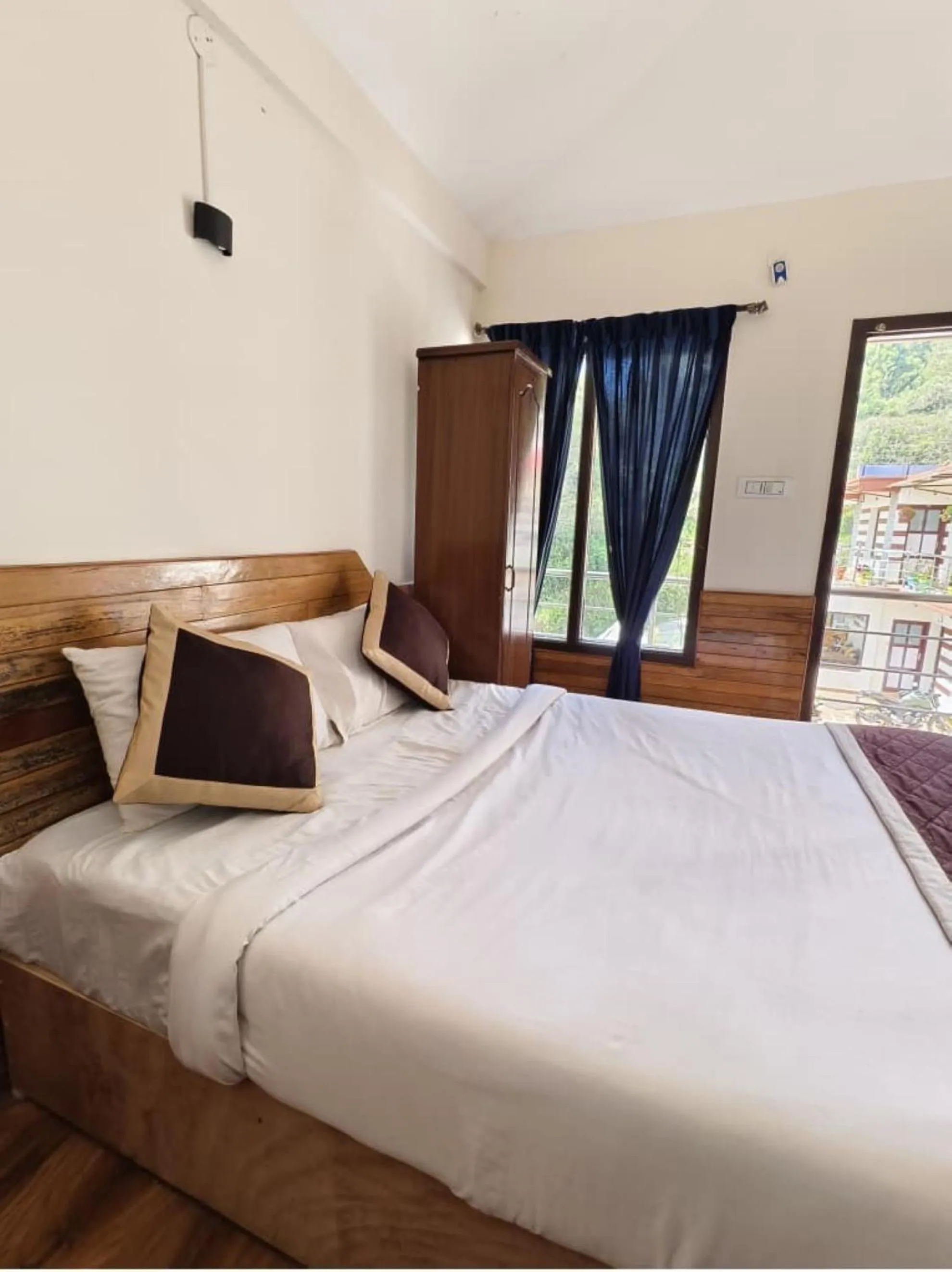 Bed in The Jacks Hilltop Resort Kodaikanal