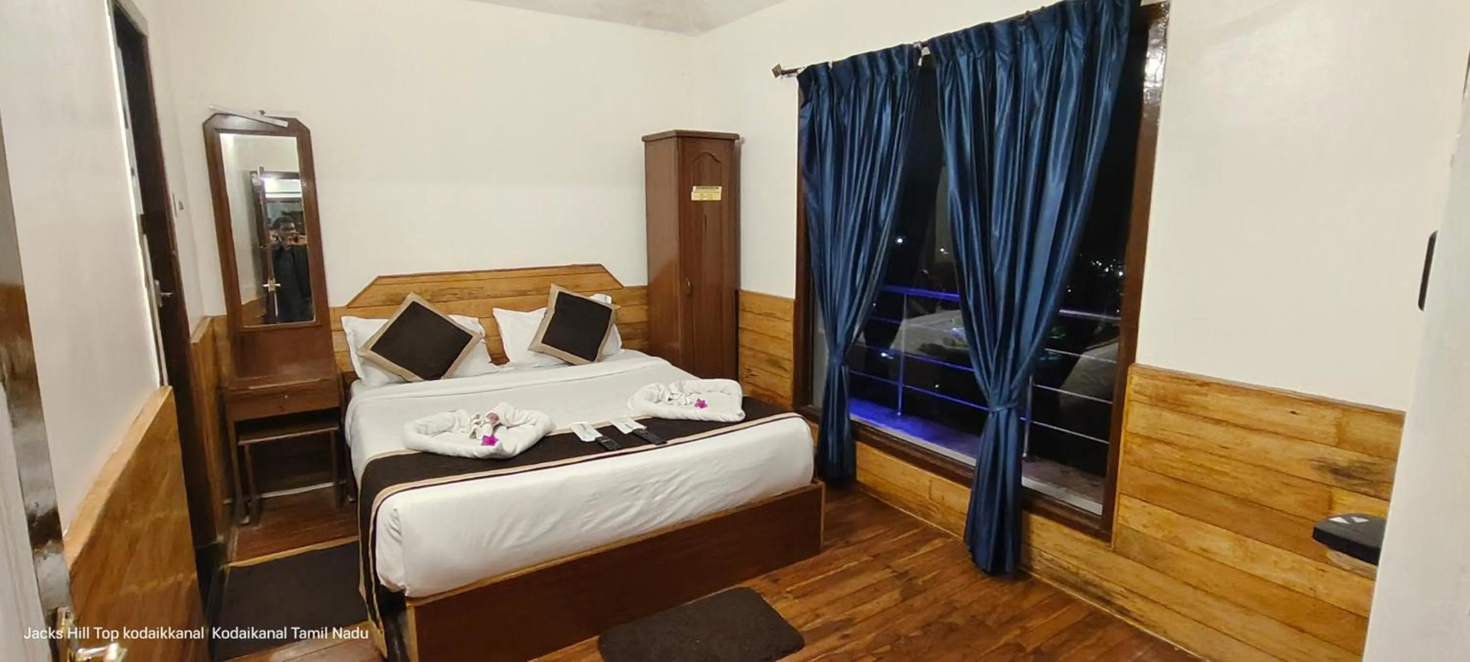 Bed in The Jacks Hilltop Resort Kodaikanal