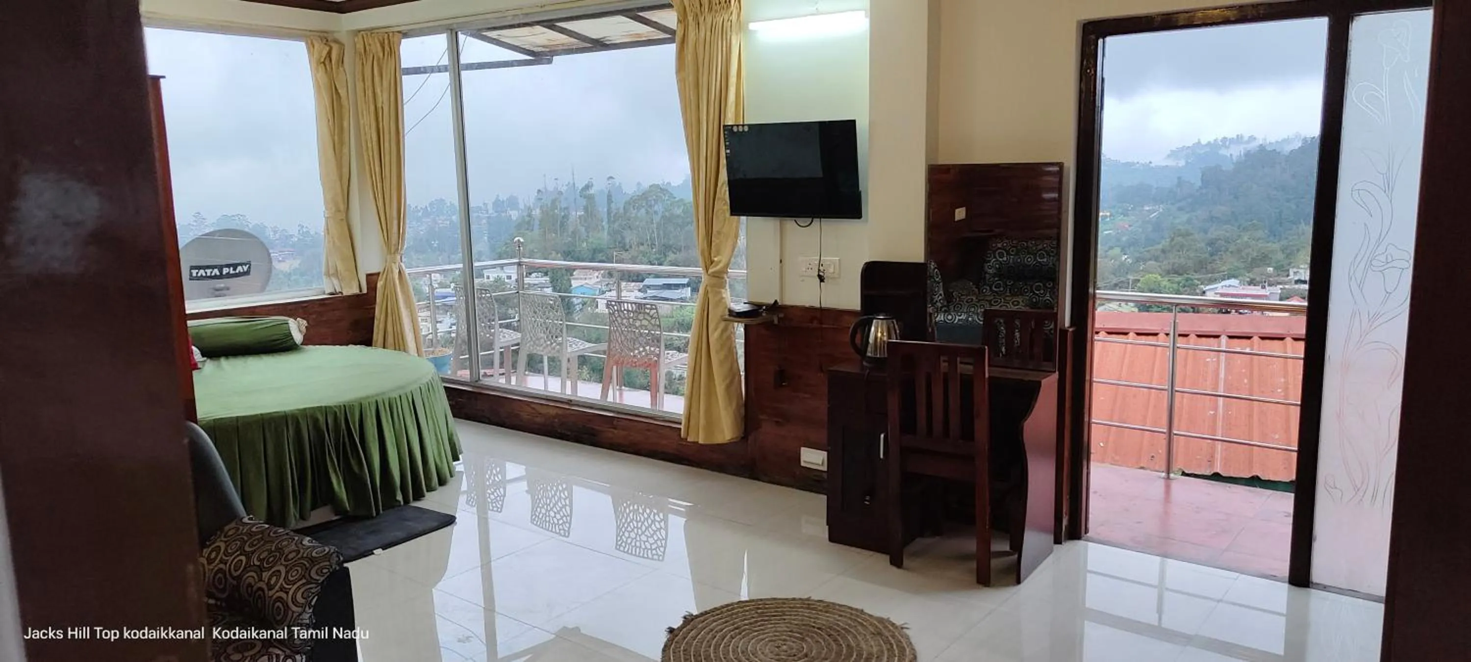 Bed in The Jacks Hilltop Resort Kodaikanal