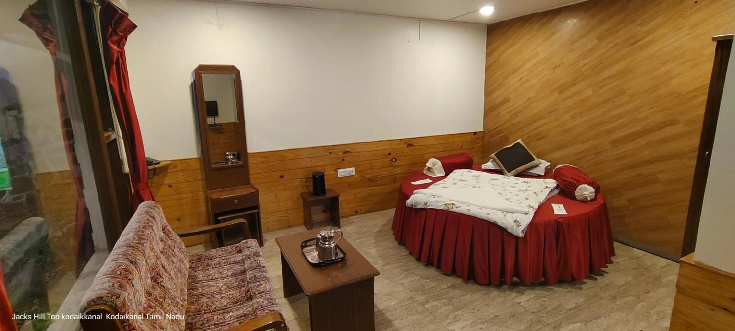 Photo of the whole room, Bed in The Jacks Hilltop Resort Kodaikanal