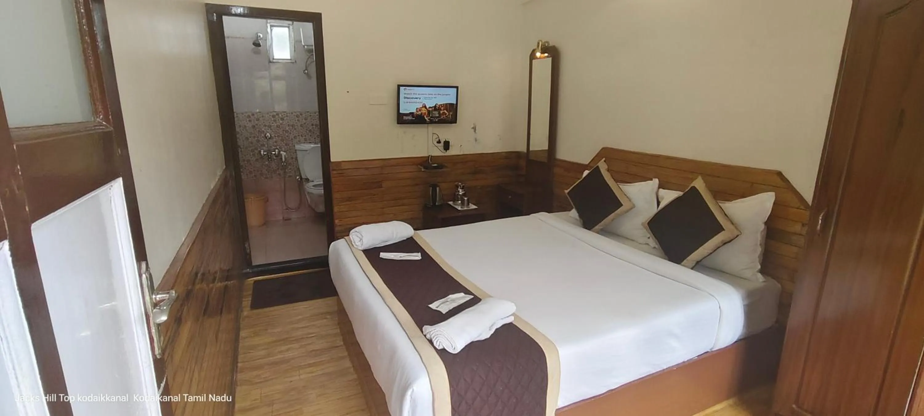 TV and multimedia, Bed in The Jacks Hilltop Resort Kodaikanal