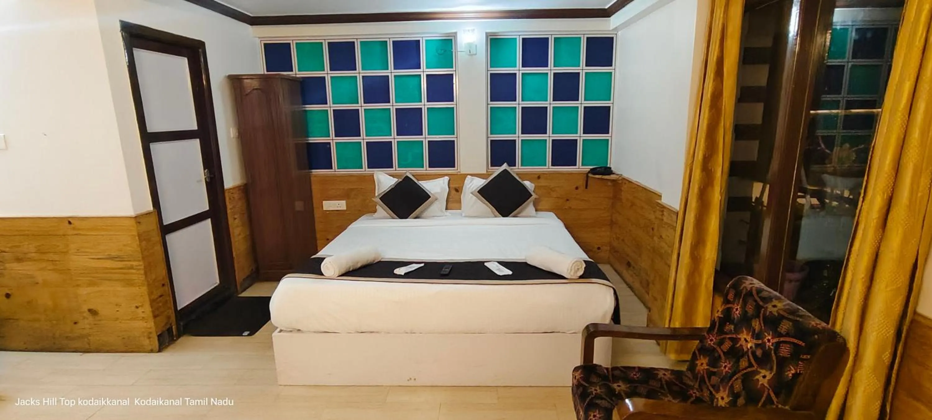 Bed in The Jacks Hilltop Resort Kodaikanal