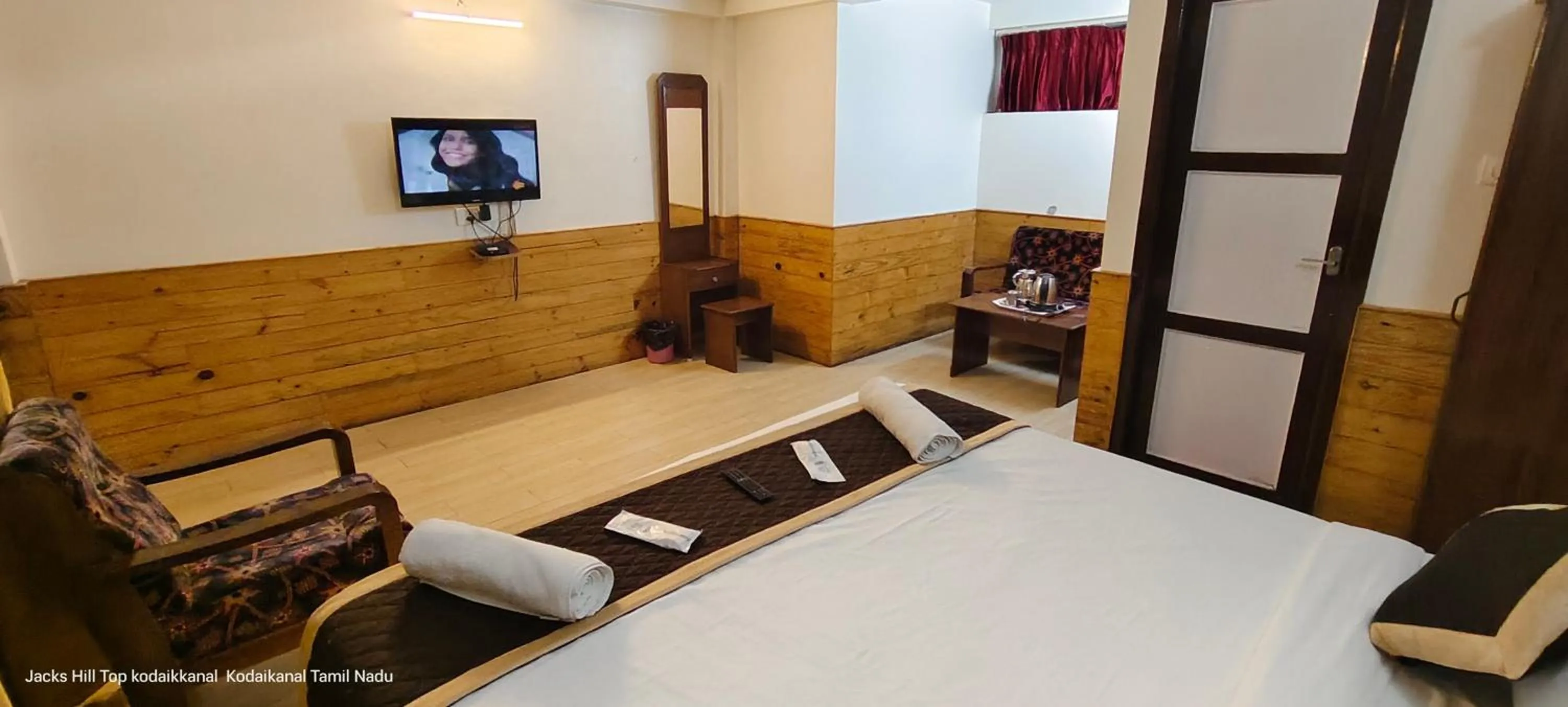 Bed in The Jacks Hilltop Resort Kodaikanal