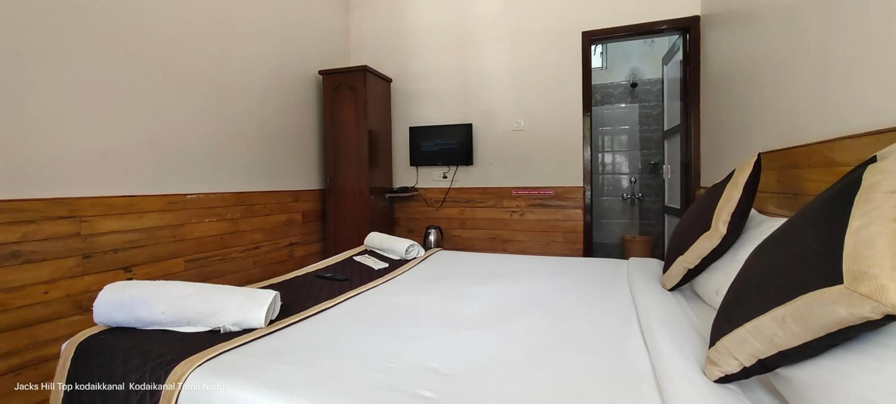 Bed in The Jacks Hilltop Resort Kodaikanal