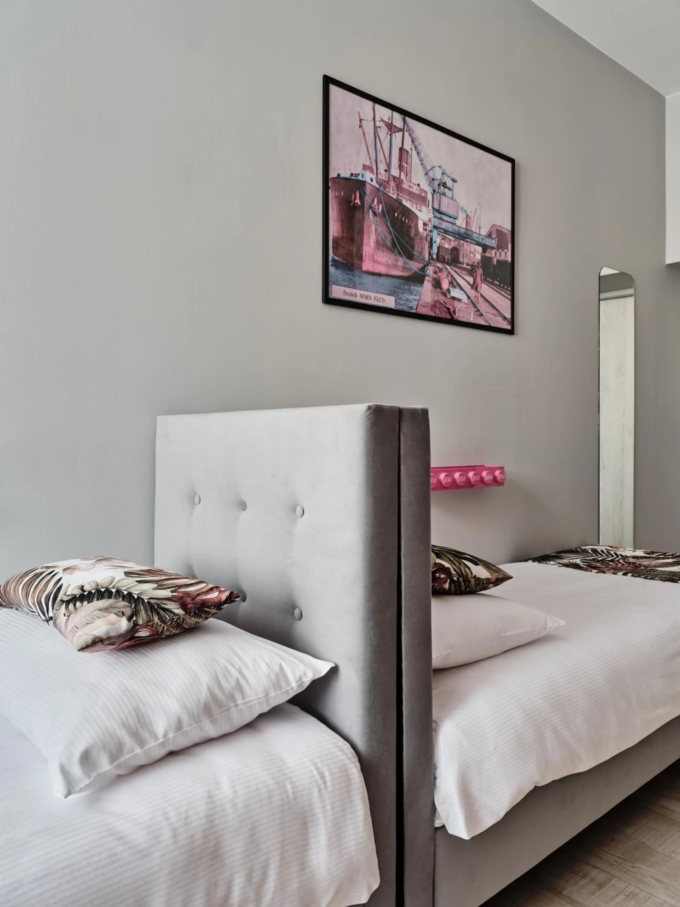 Photo of the whole room, Bed in HOLA GDYNIA