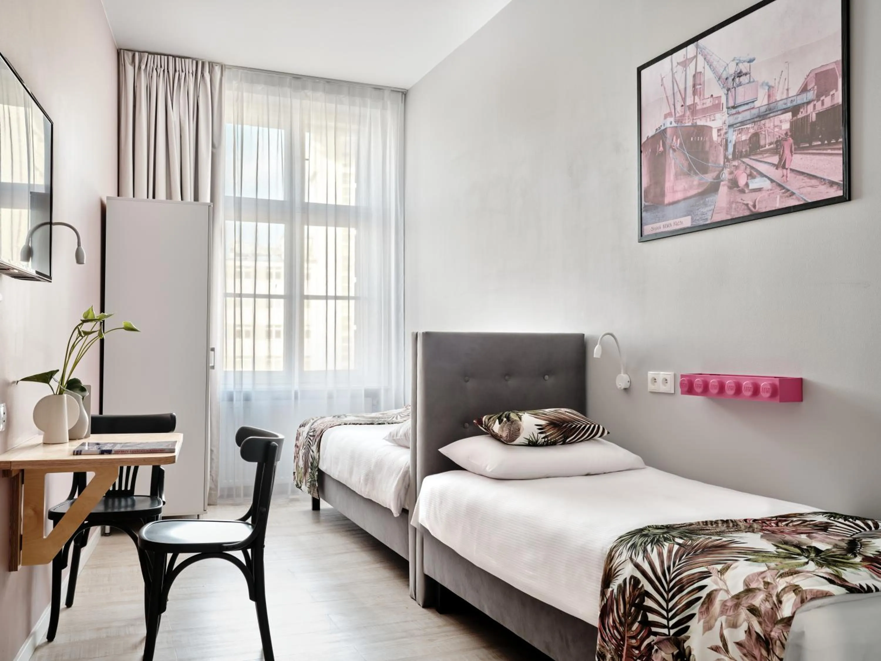 Photo of the whole room, Bed in HOLA GDYNIA