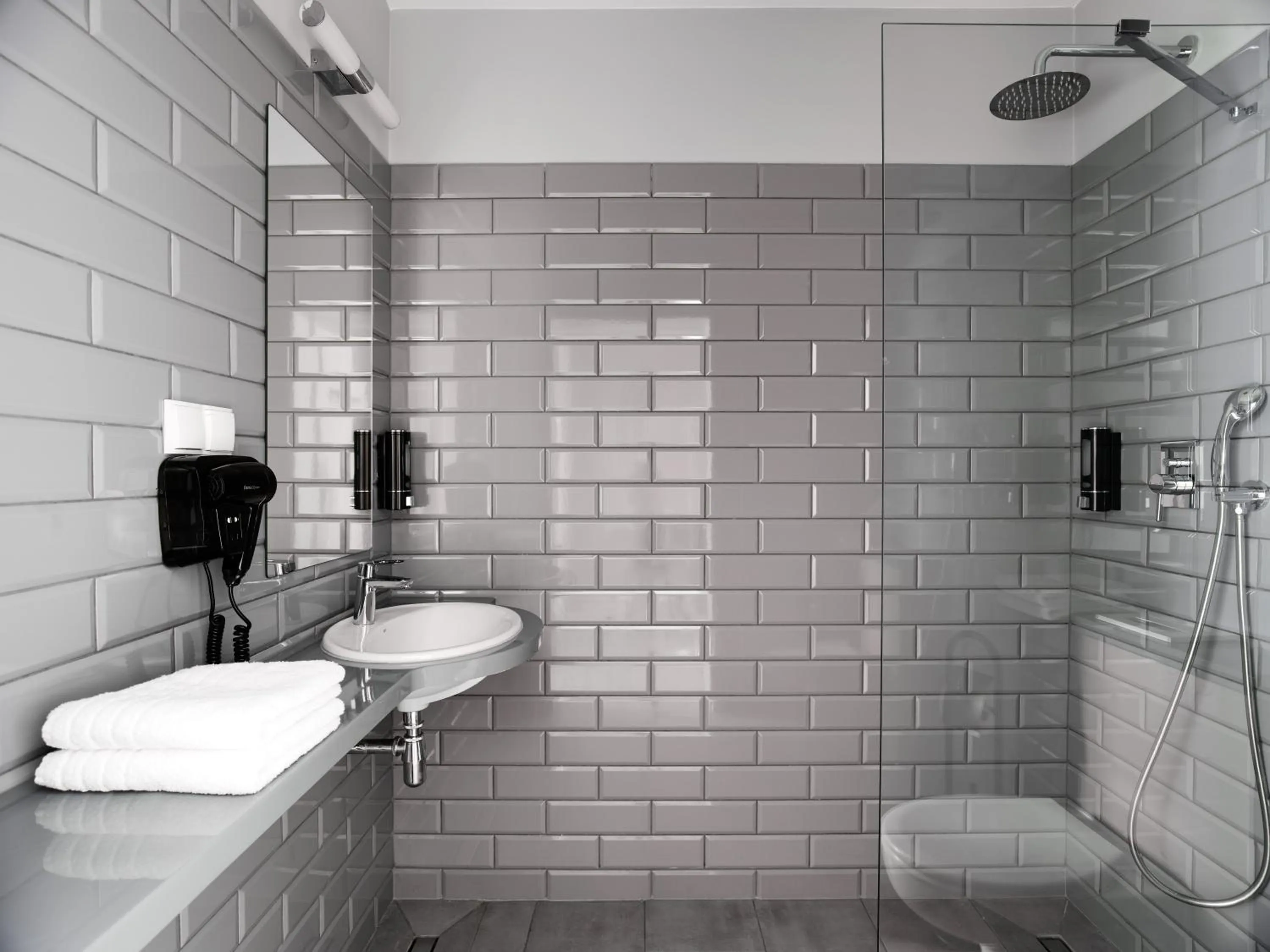 Shower in HOLA GDYNIA