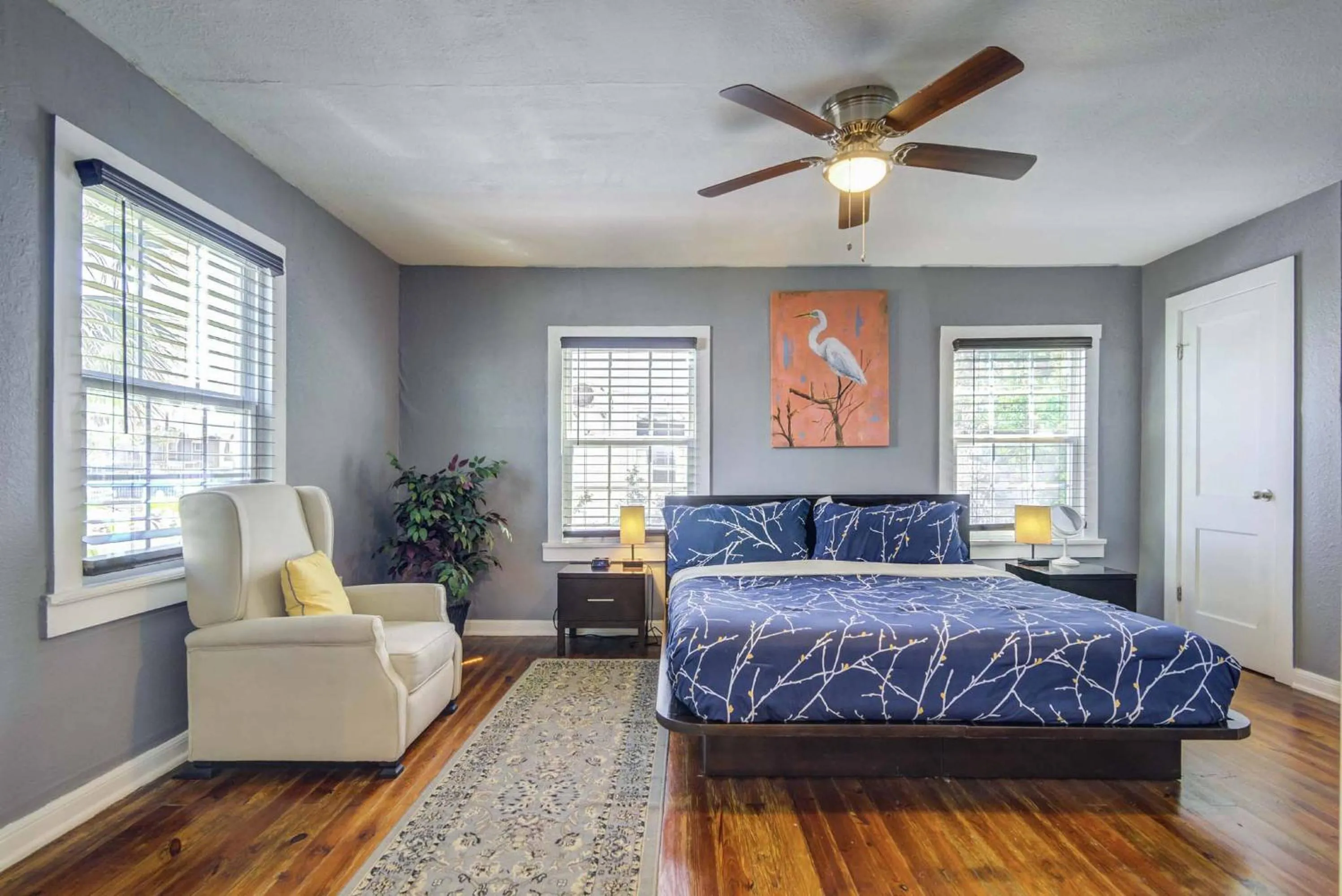 Bedroom in The George Manor