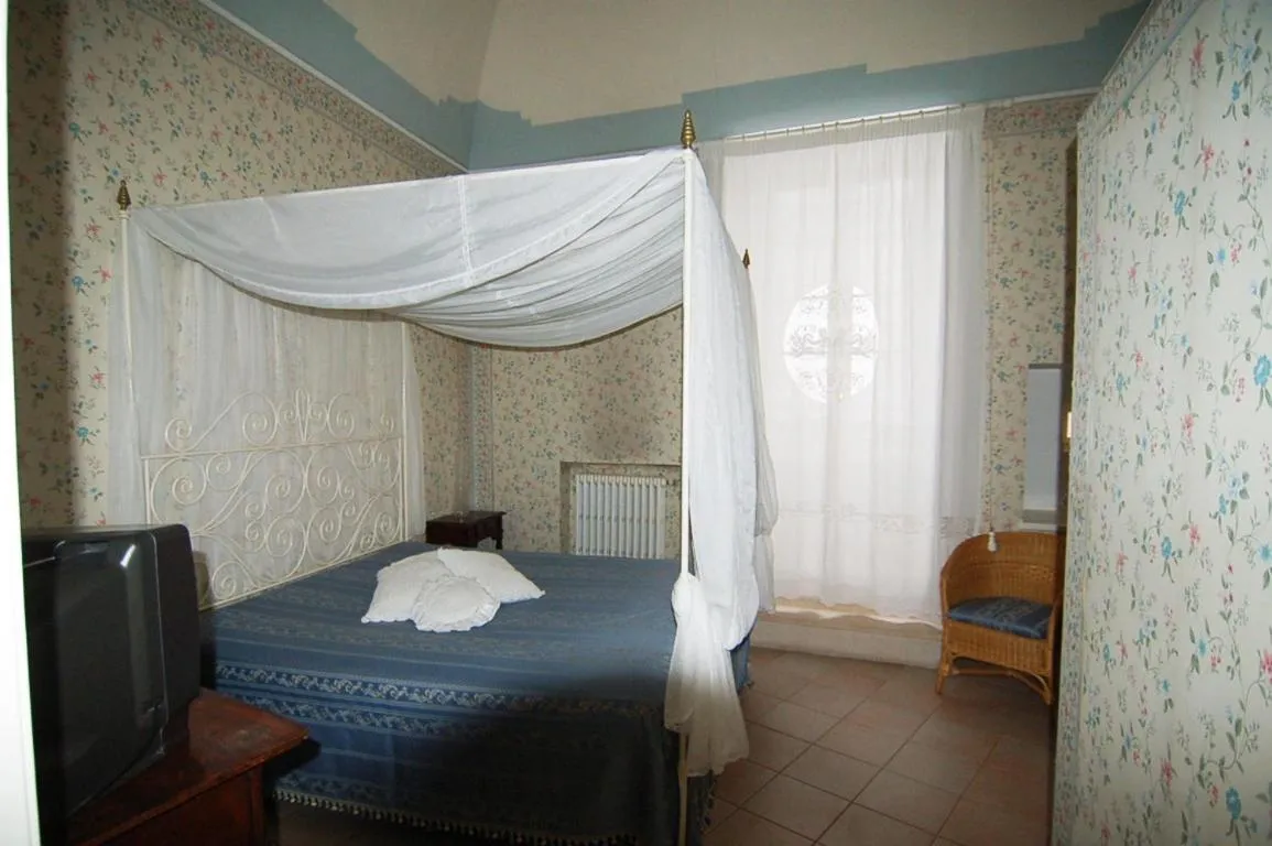 Photo of the whole room, Bed in Villaggio In Case Sparse Nel Centro Storico