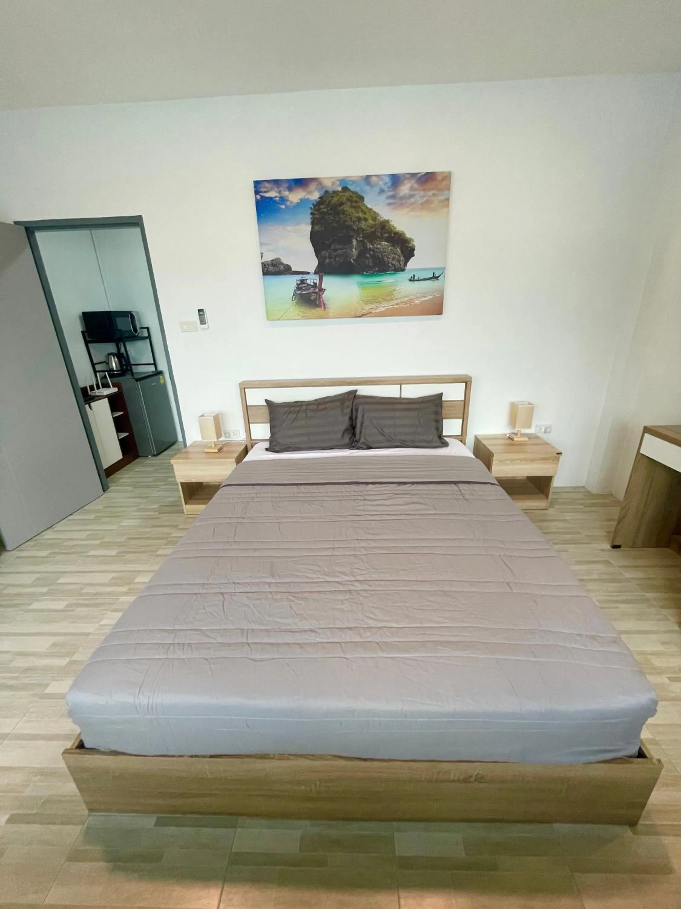 Bed in Garden Beach Sea View Patong