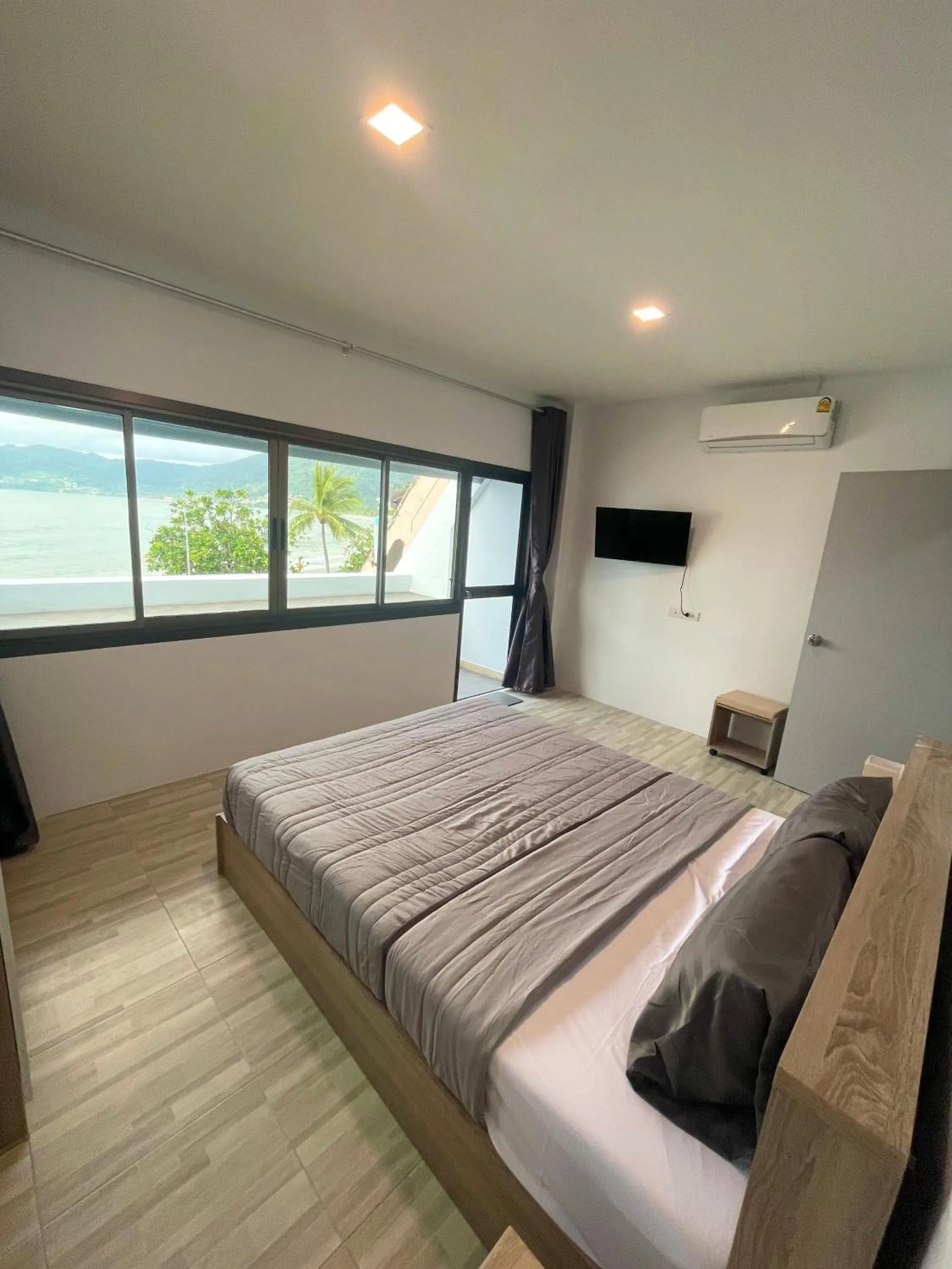 Bed in Garden Beach Sea View Patong