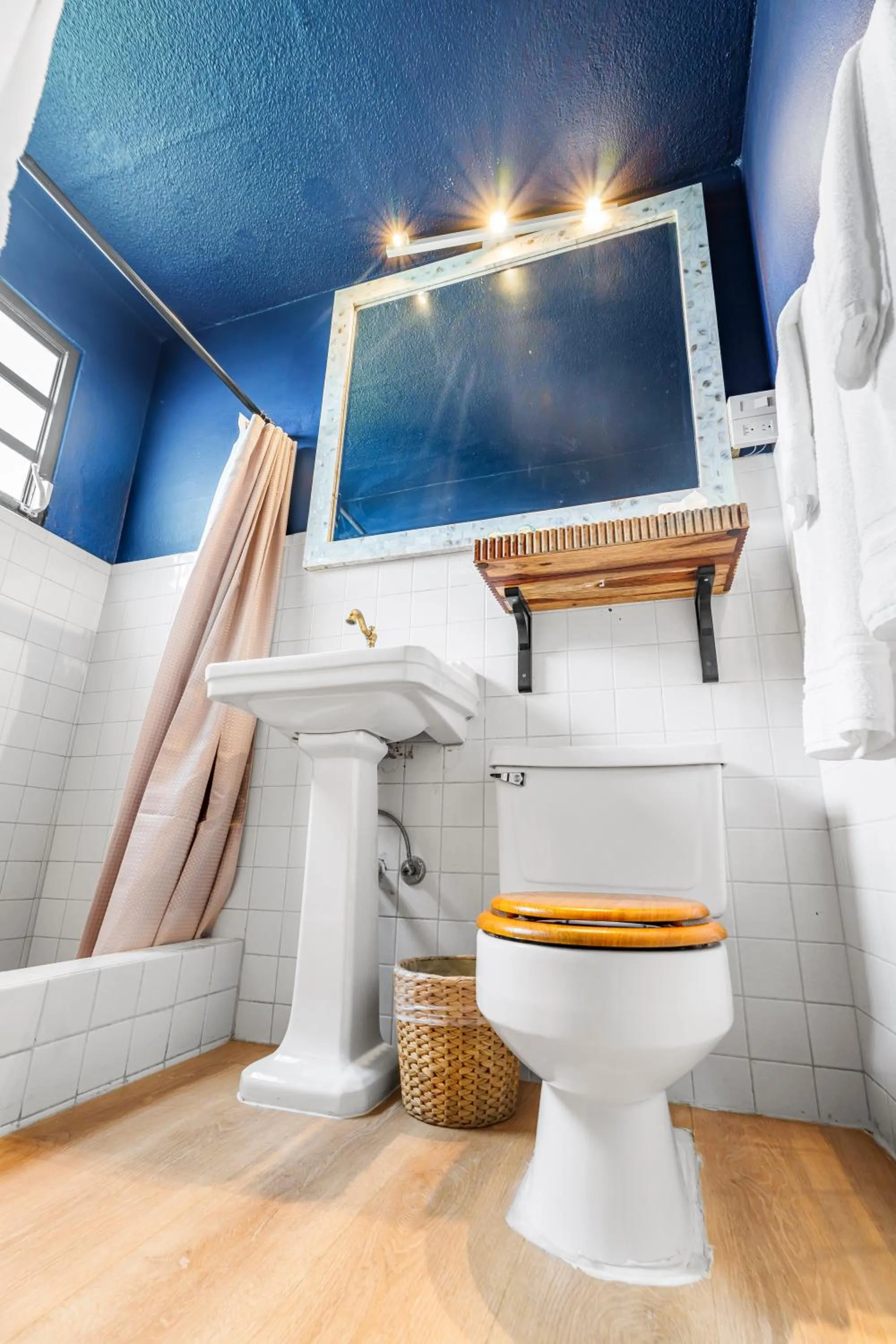 Bathroom in Abitta Condado