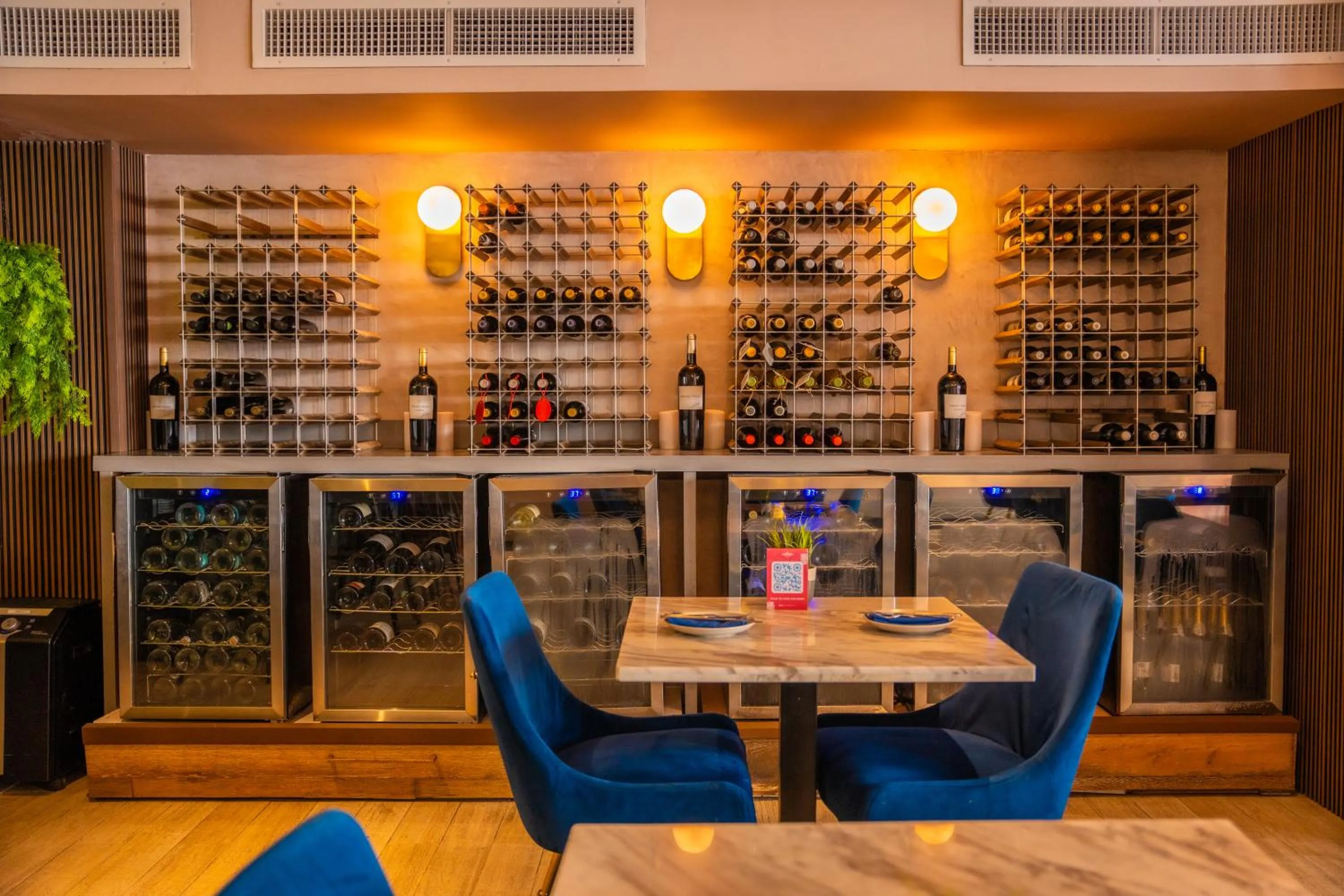 Restaurant/places to eat in Abitta Condado