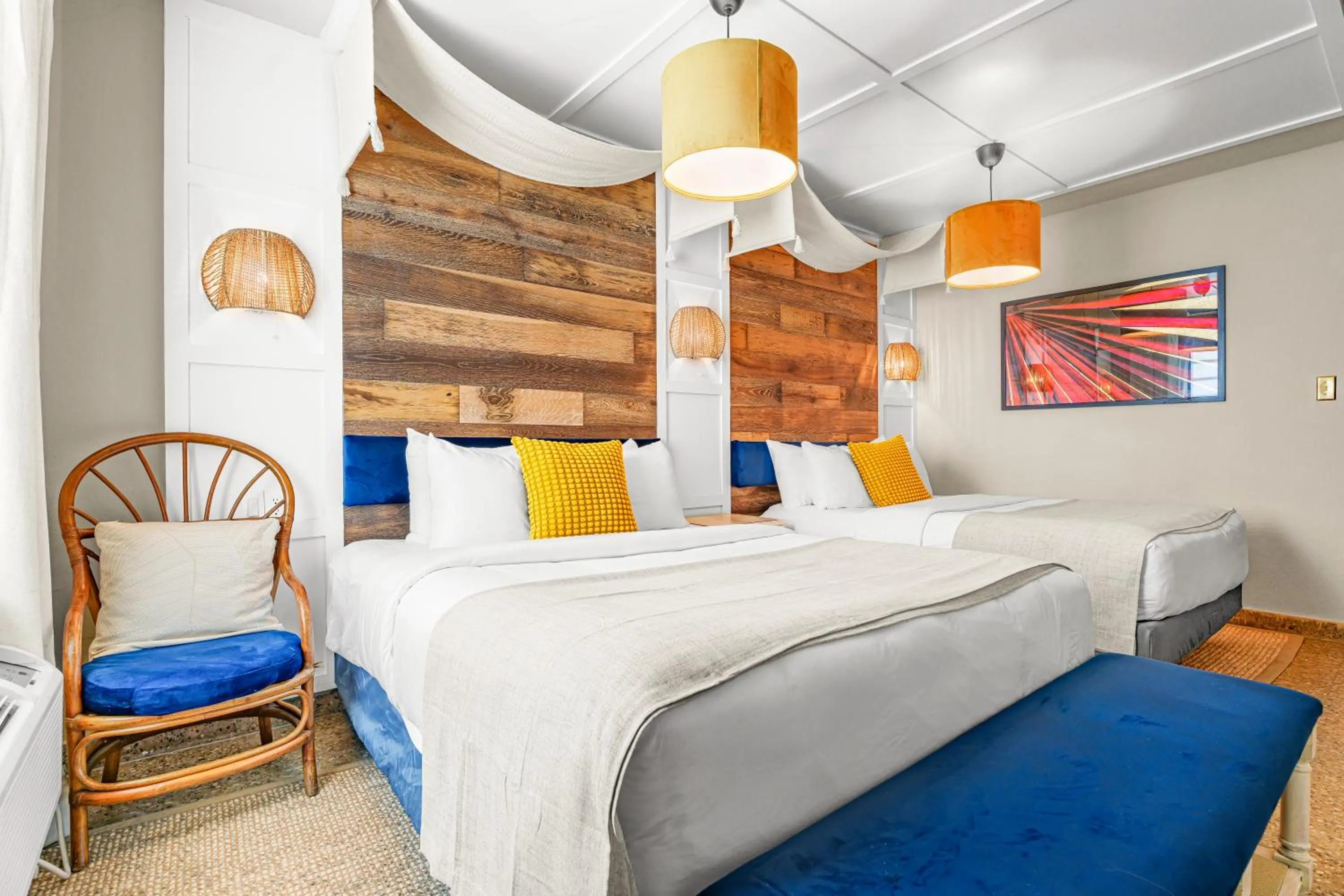 Seating area, Bed in Abitta Condado