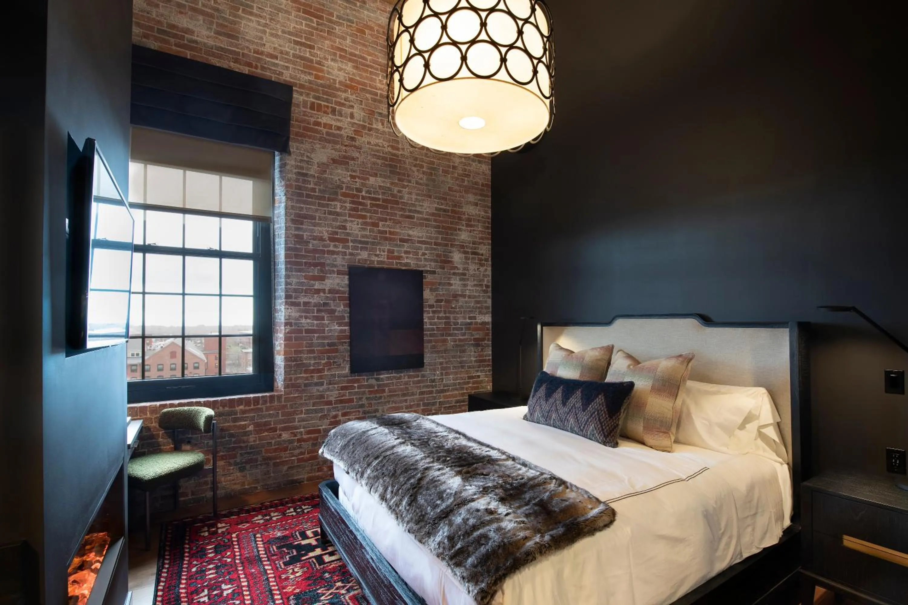 Bed in The Lincoln Hotel