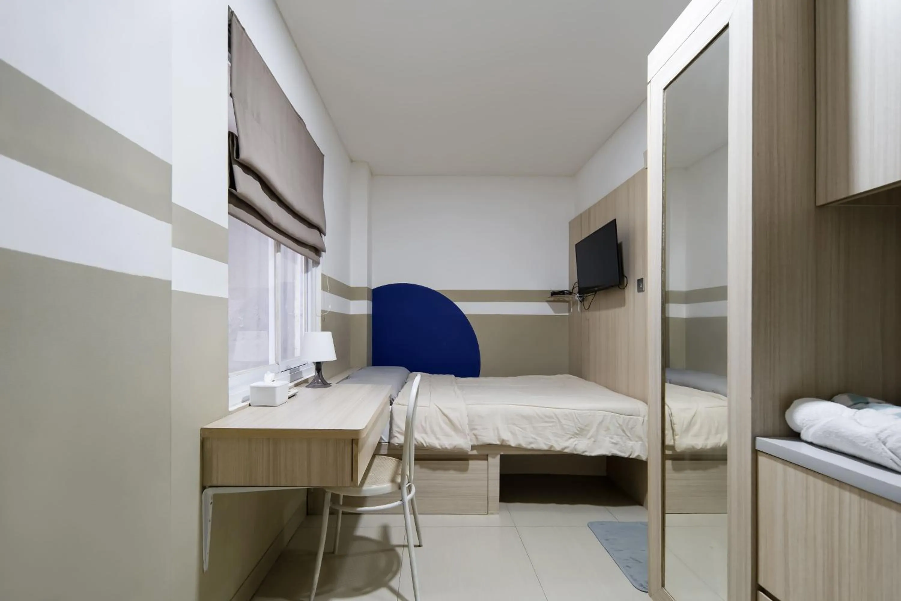 Bedroom, Bed in Cove T63