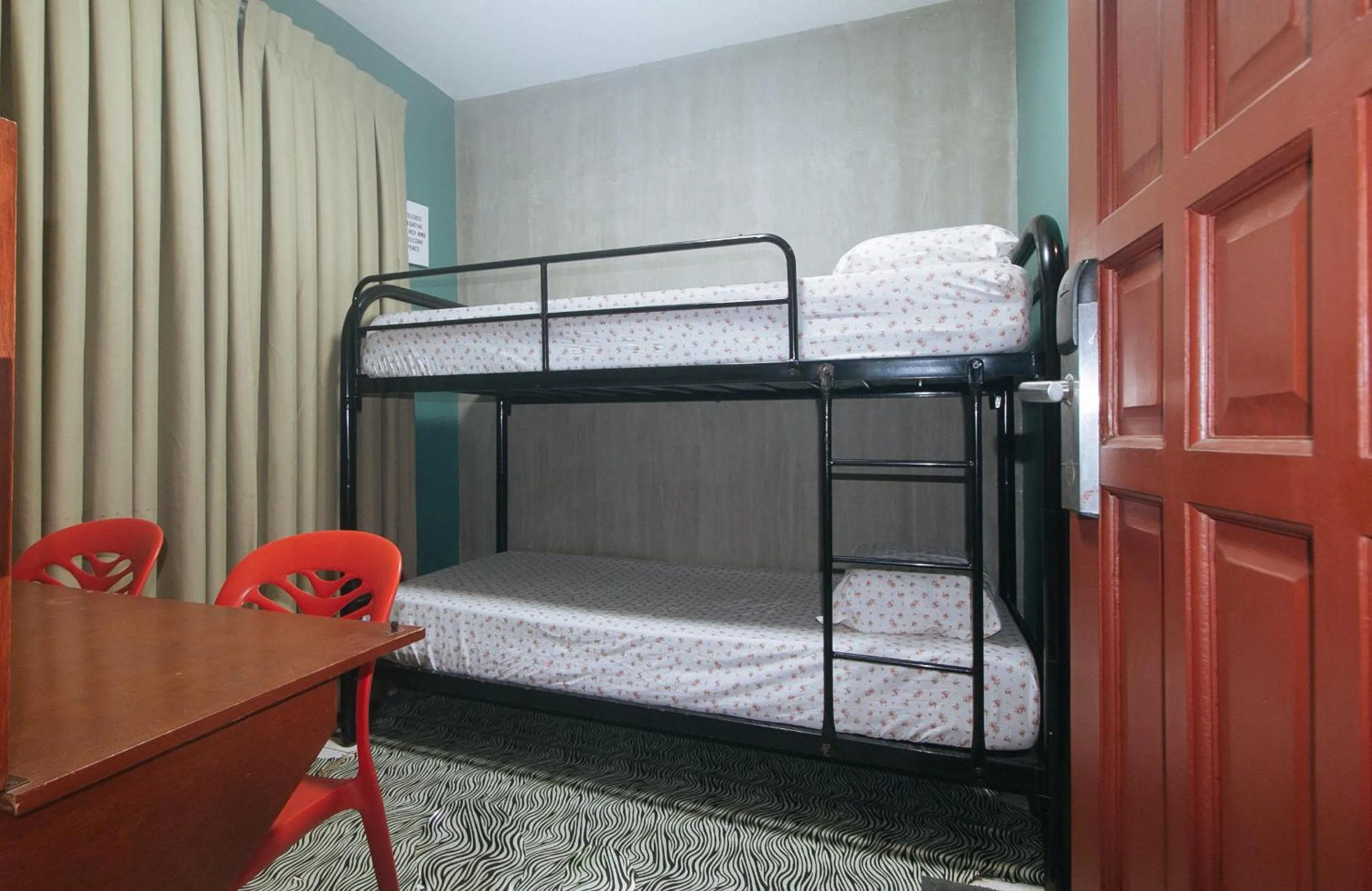 Photo of the whole room, Bed in Rcee Place by RedDoorz