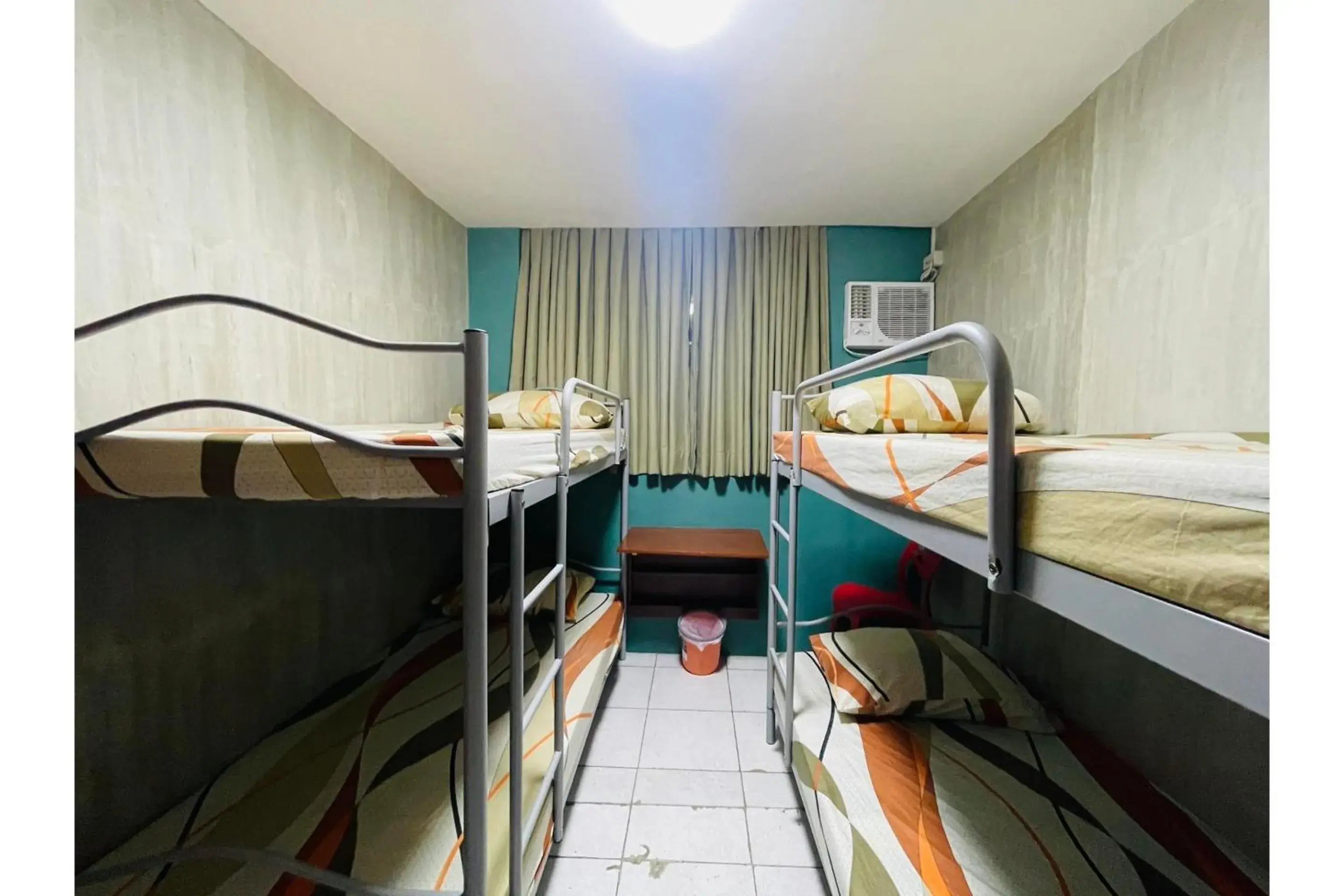 4-Bed Mixed Dormitory Room in Rcee Place by RedDoorz 4-Bed Mixed Dormitory Room in Rcee Place by RedDoorz