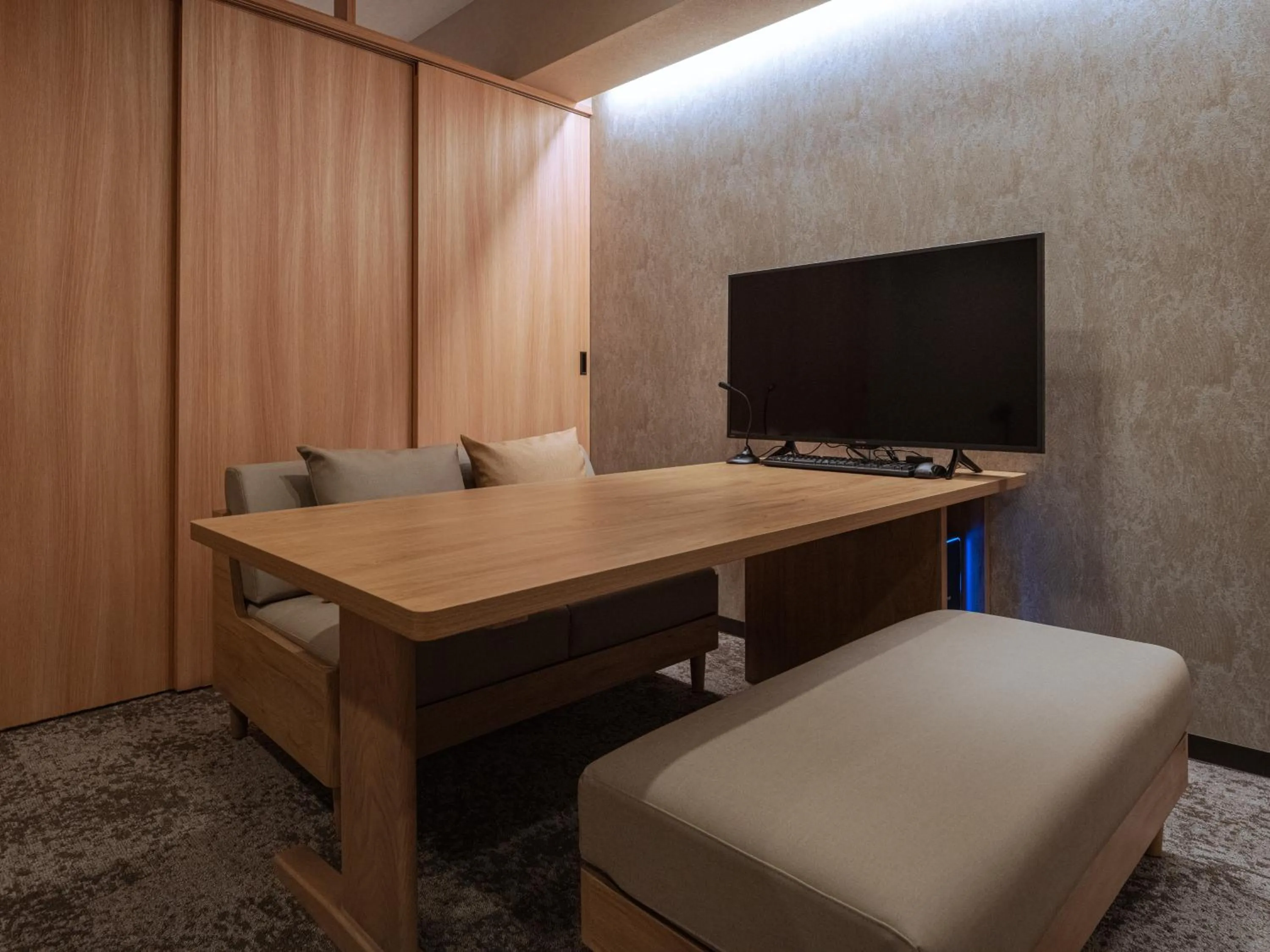 Photo of the whole room in MIMARU Tokyo Ikebukuro