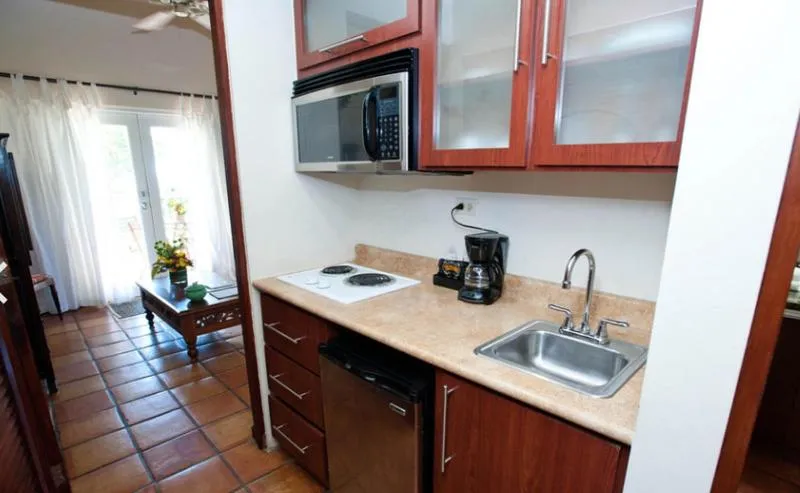 Kitchen or kitchenette in Villa Montaña Beach Resort