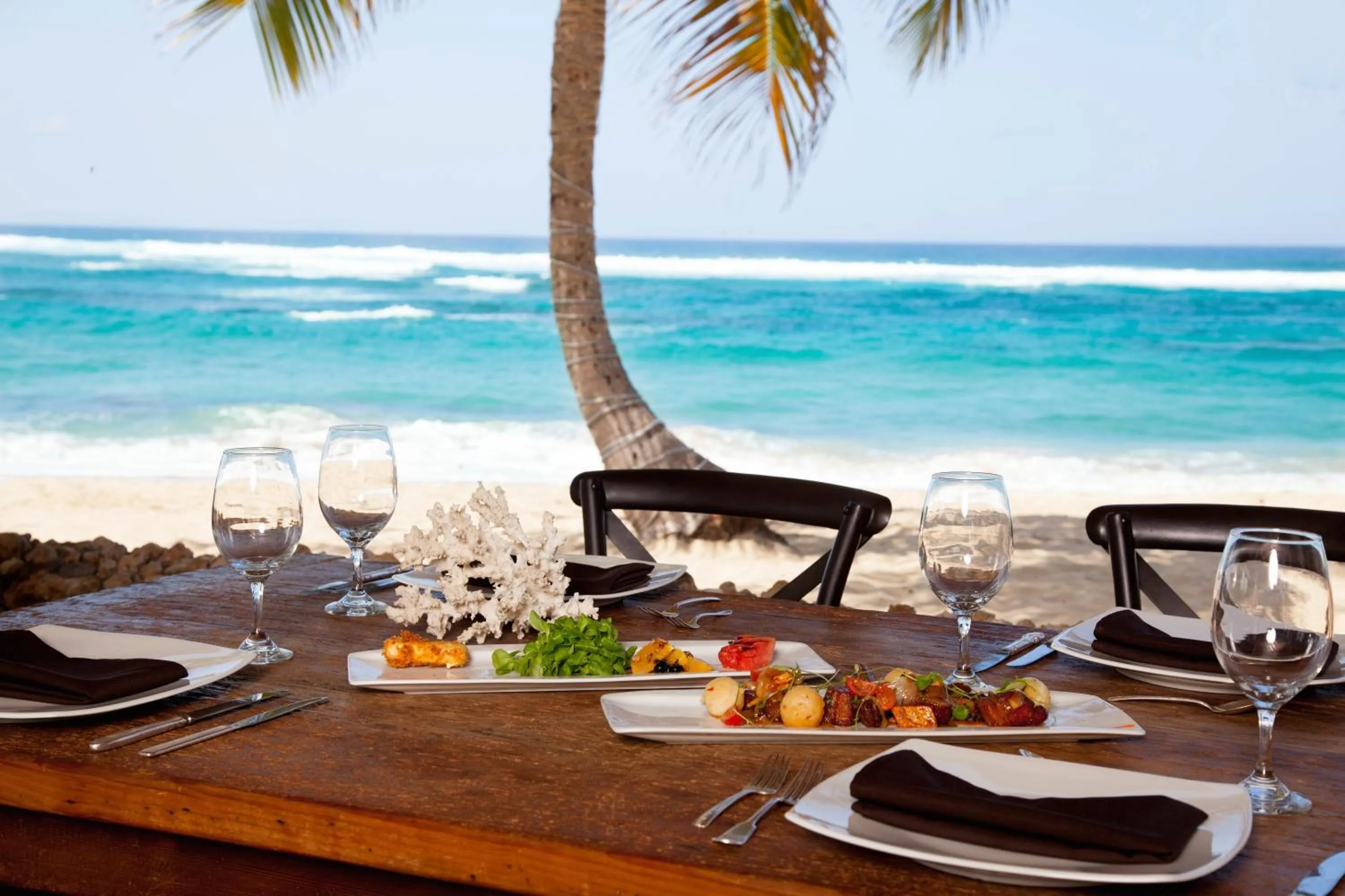 Restaurant/places to eat in Villa Montaña Beach Resort