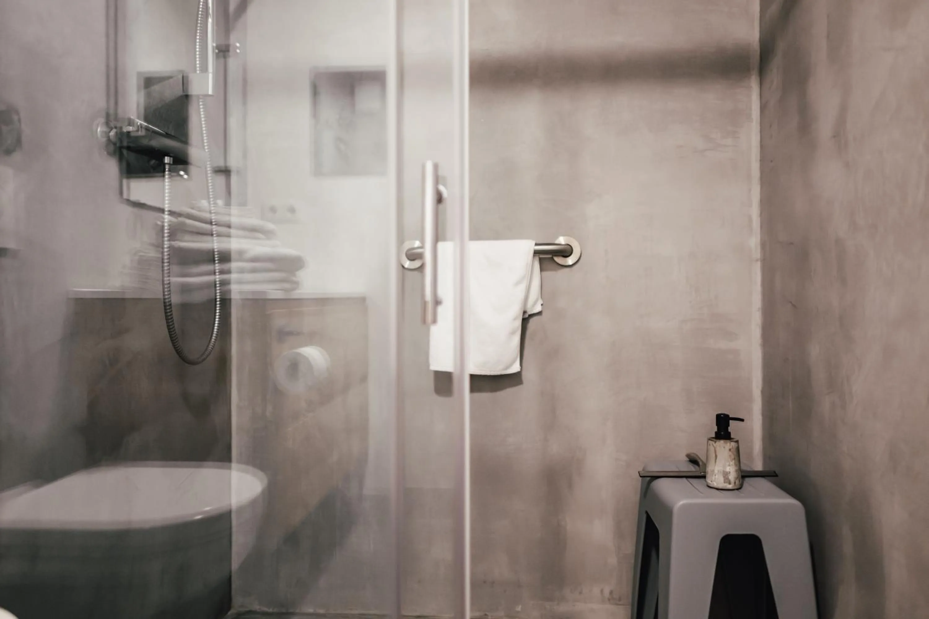 Shower in The Layhead B&B