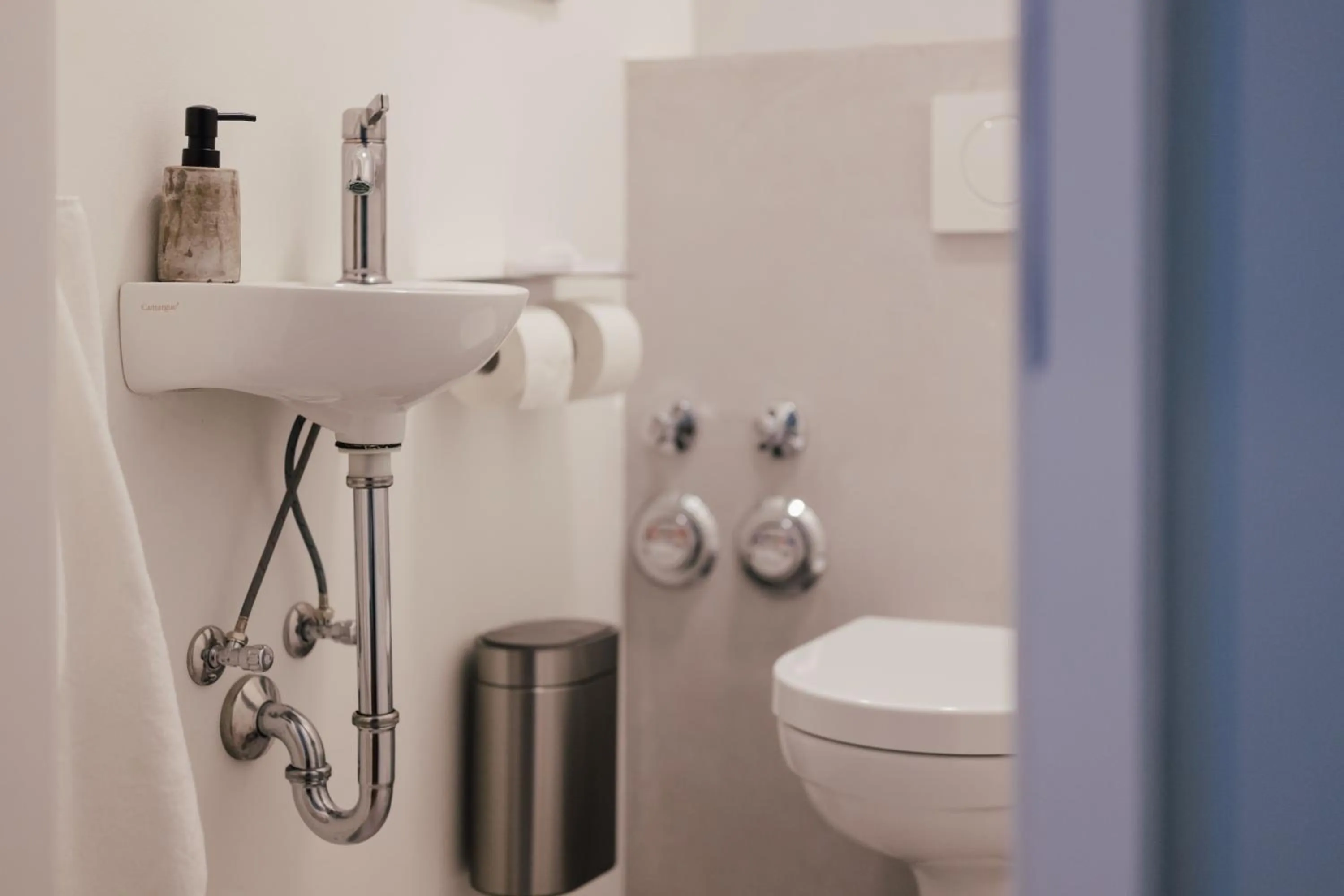 Toilet in The Layhead B&B