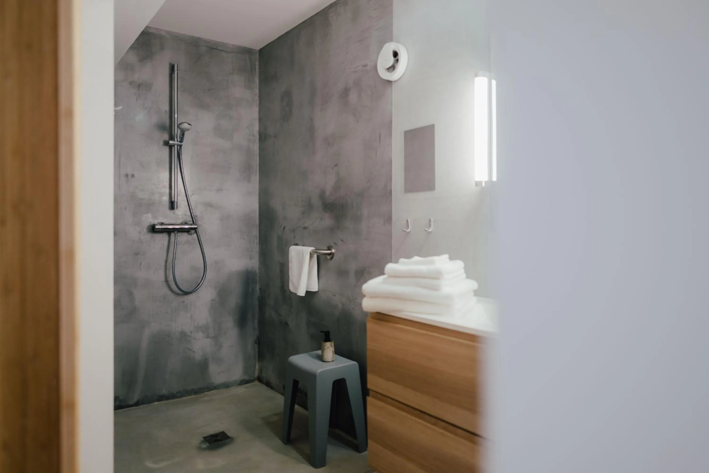 Shower in The Layhead B&B