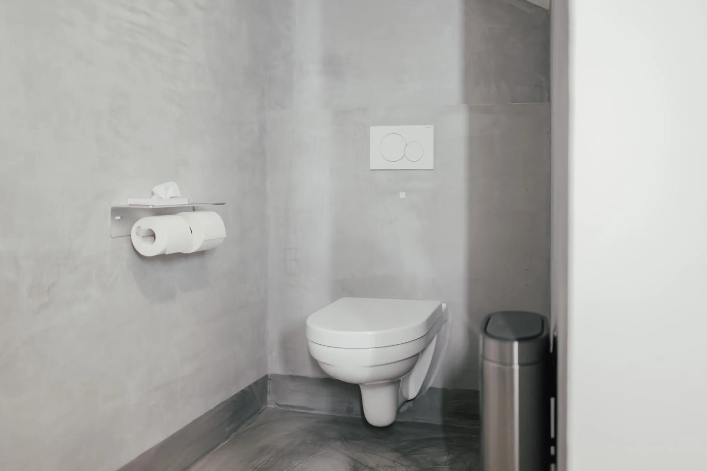 Toilet in The Layhead B&B