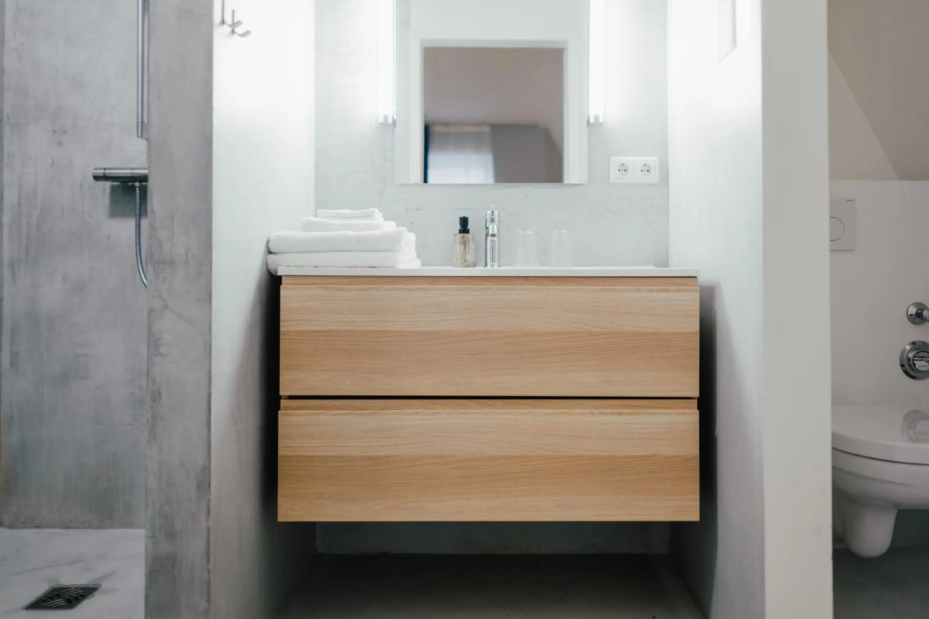 Shower in The Layhead B&B