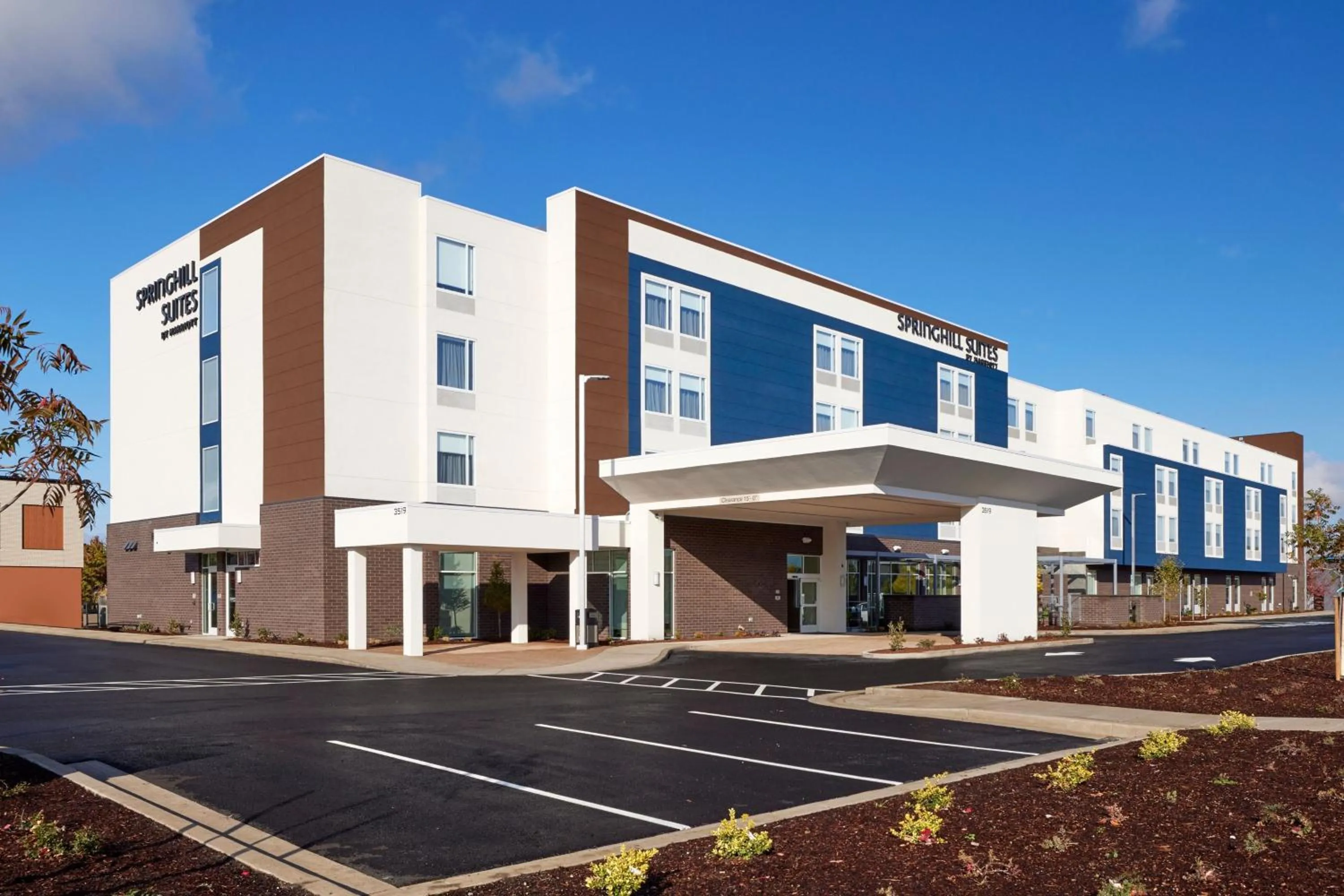 Property building in SpringHill Suites by Marriott Medford Airport