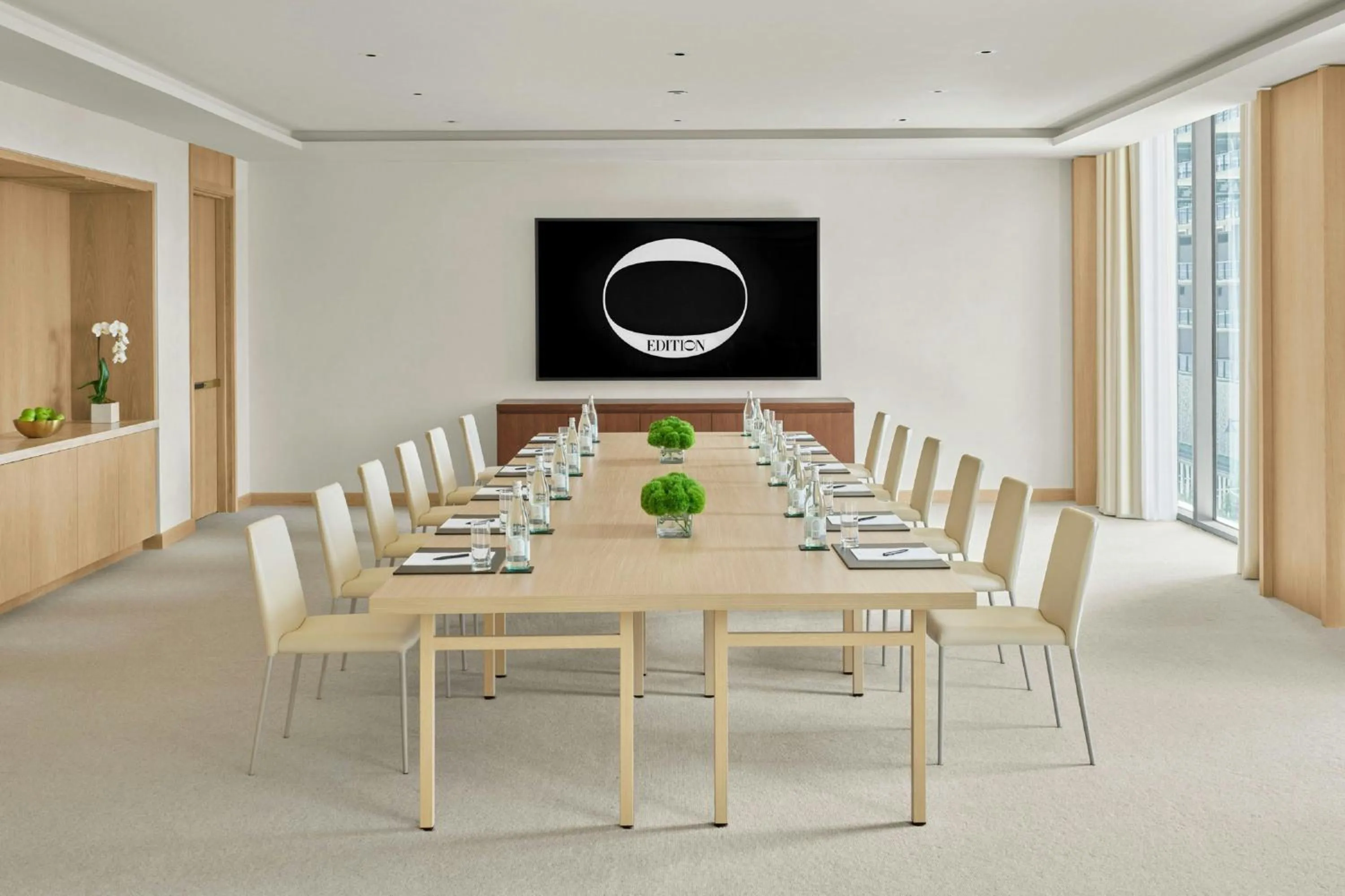 Meeting/conference room in The Tampa EDITION