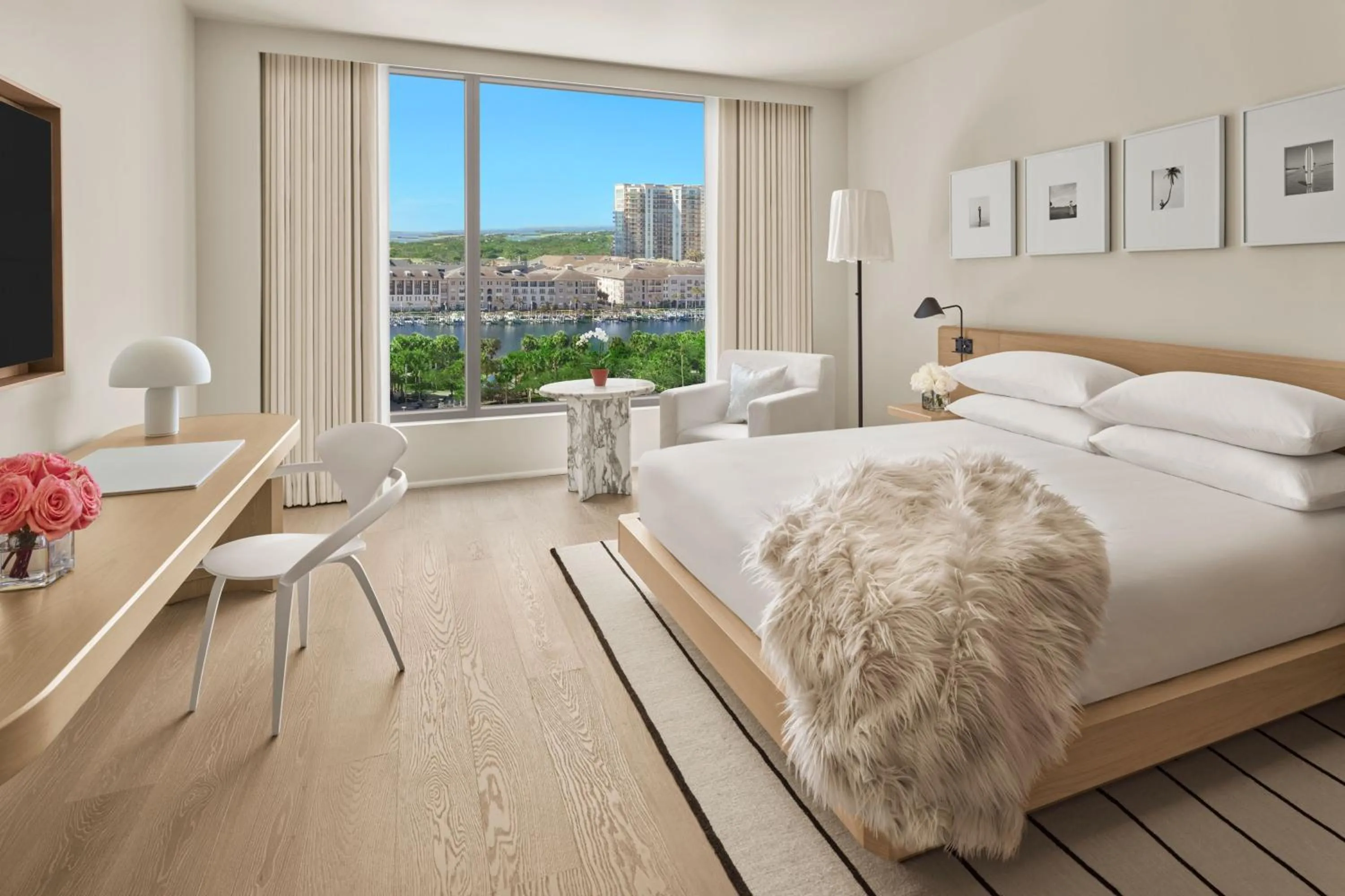 Photo of the whole room, Bed in The Tampa EDITION