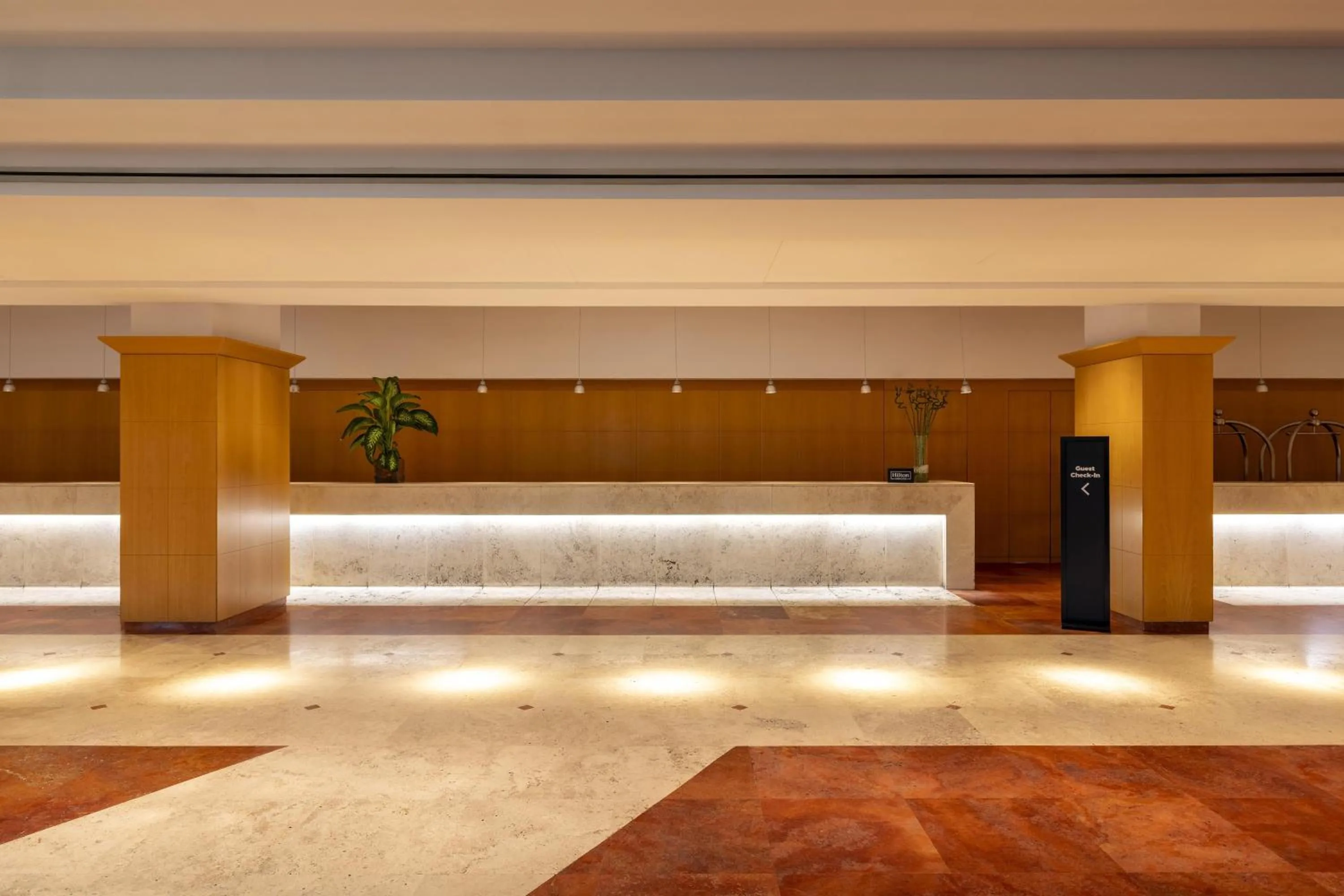 Lobby or reception in Hilton Rome Airport