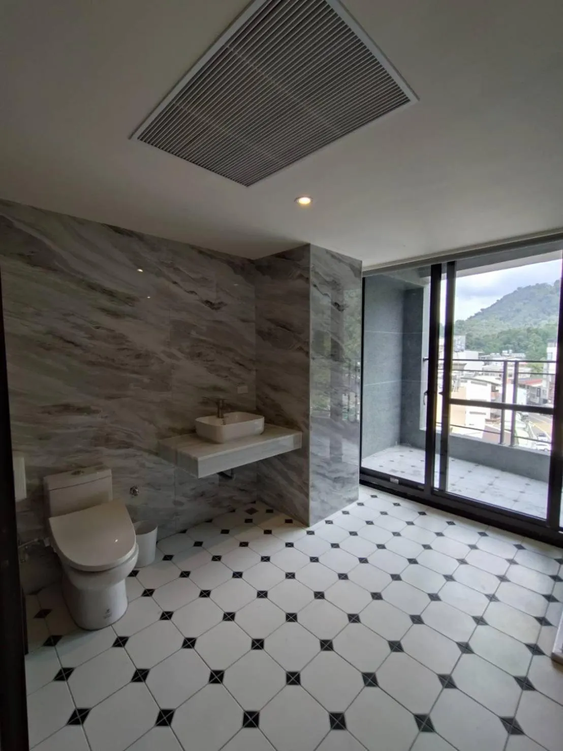 Shuian Lakeside Hotel II