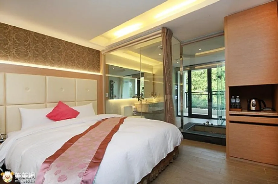 Bed in Shuian Lakeside Hotel II