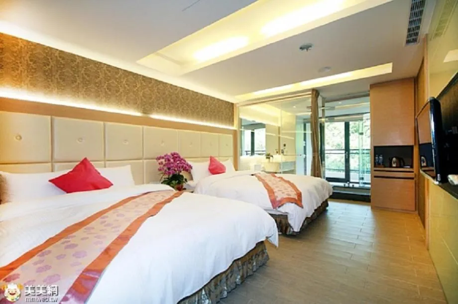 Bed in Shuian Lakeside Hotel II