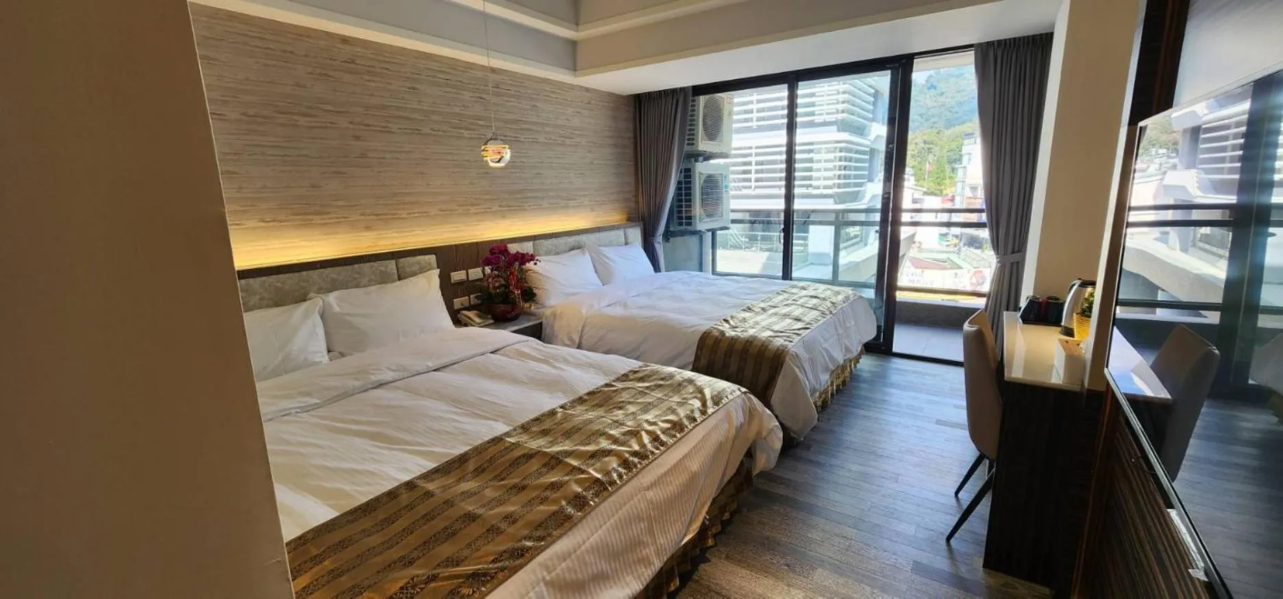 Bed in Shuian Lakeside Hotel II